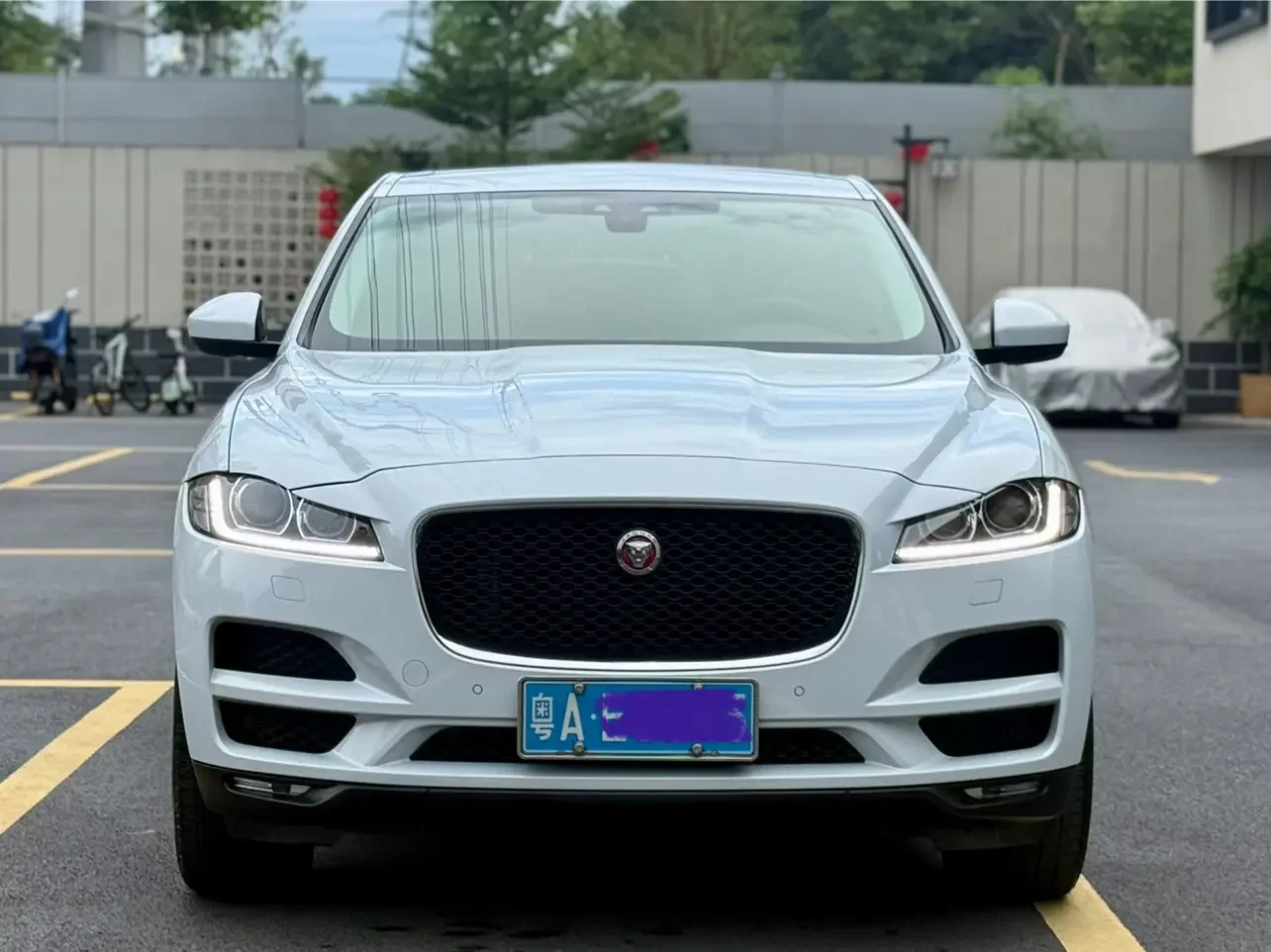 Jaguar F-PACE