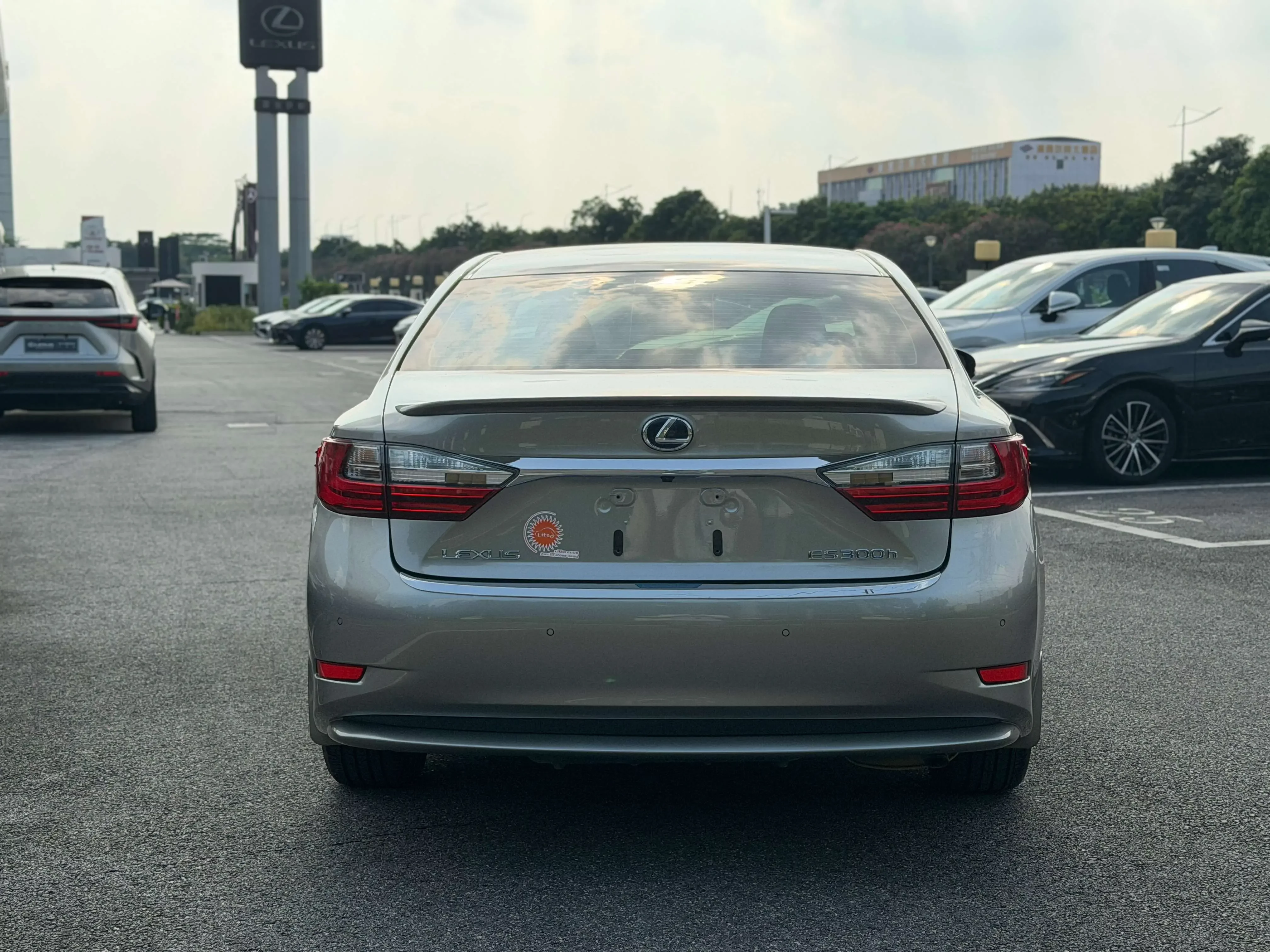 Lexus ES