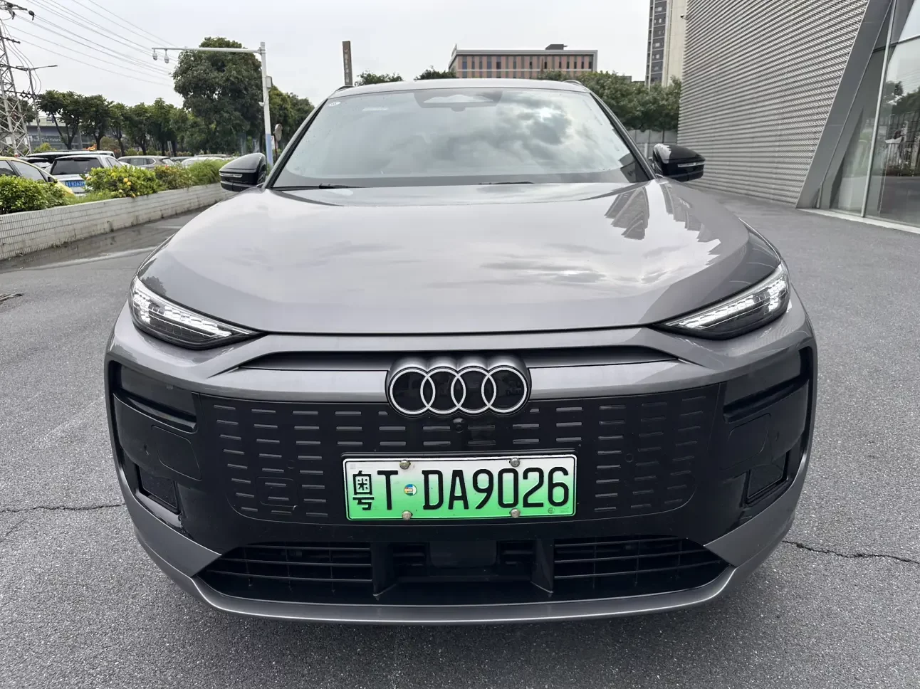 Audi Q6L e-tron