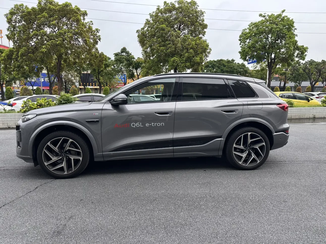 Audi Q6L e-tron