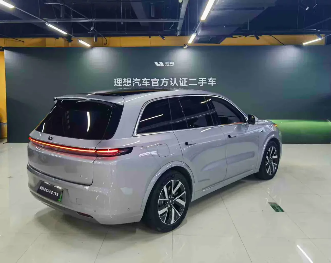 Lixiang L8
