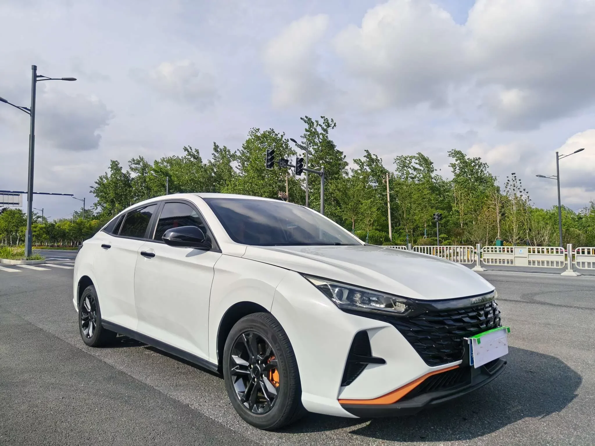 Dongfeng Yixuan