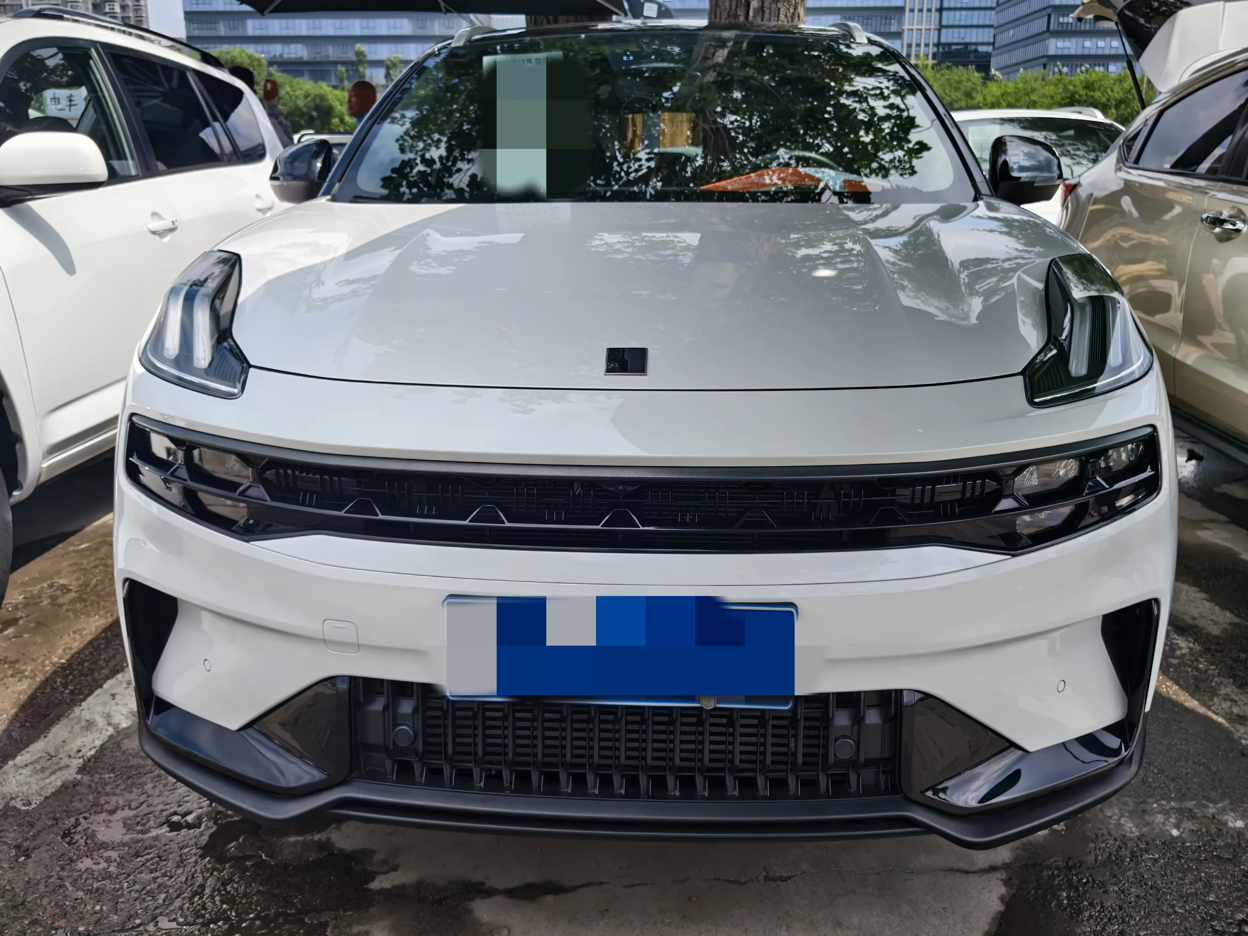 Lynk & Co 06