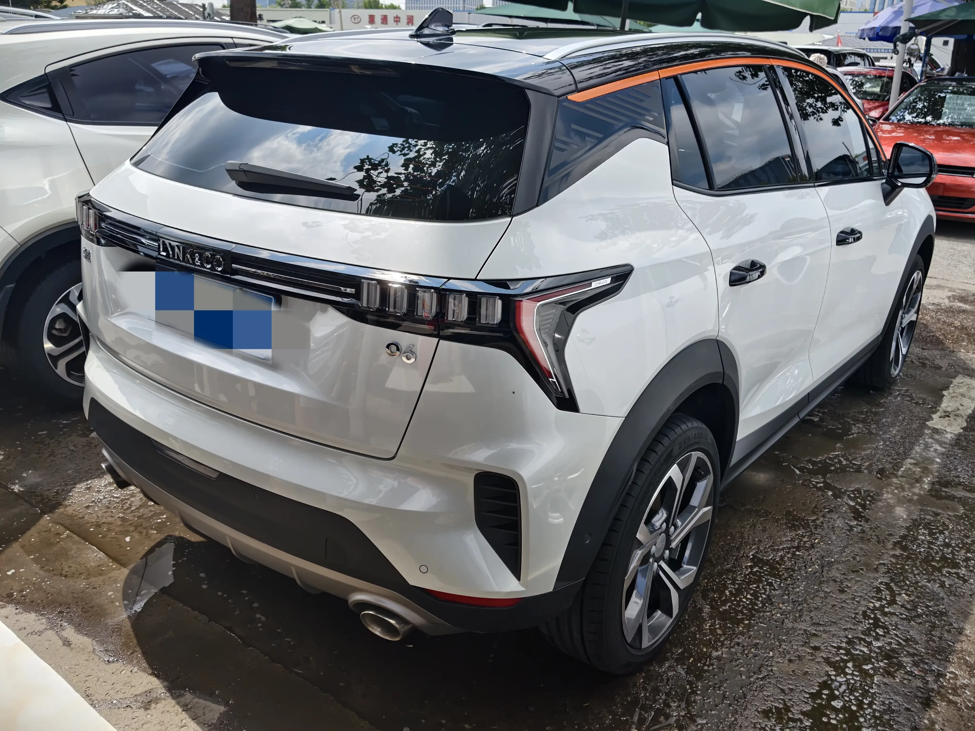 Lynk & Co 06
