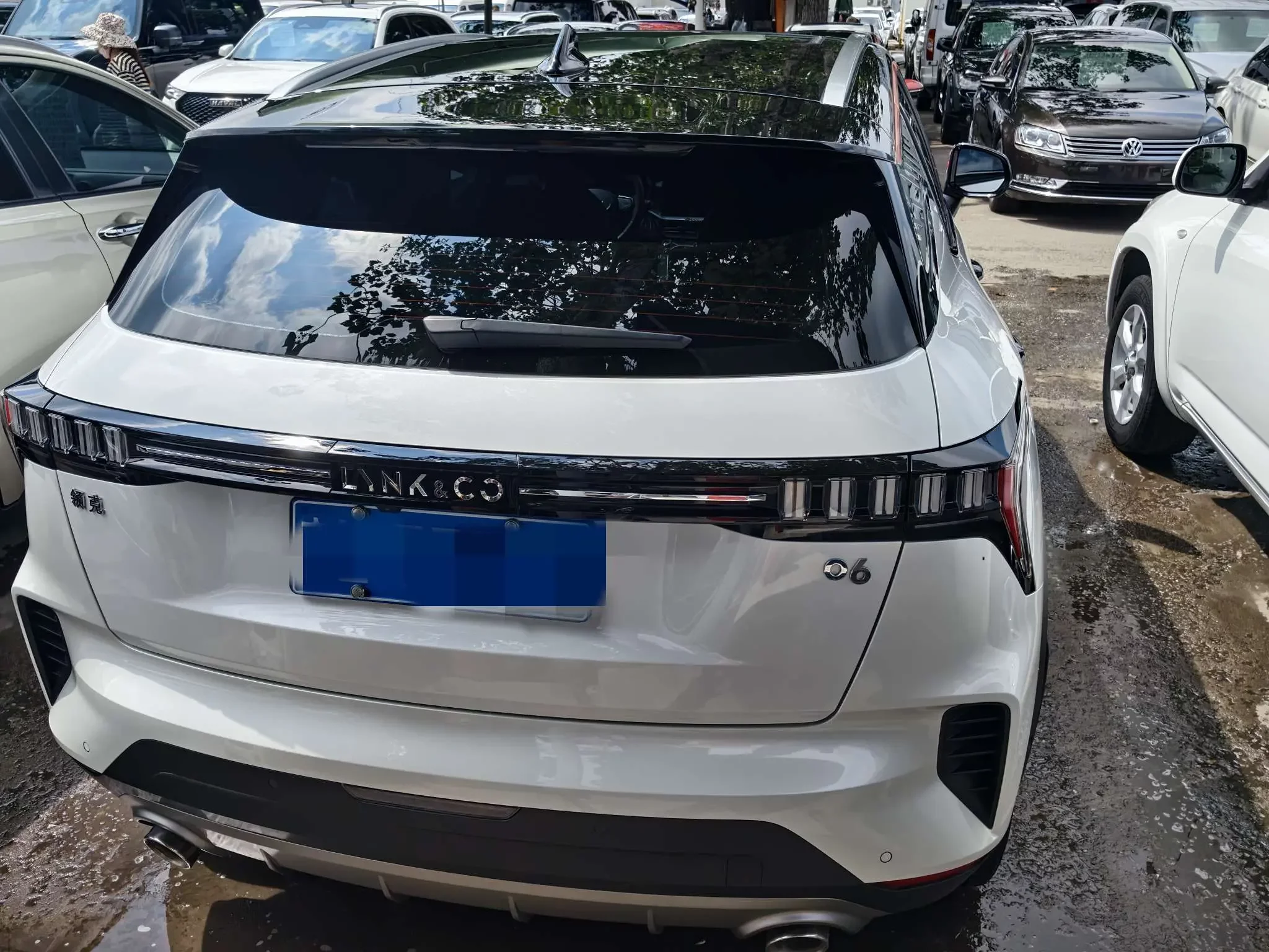 Lynk & Co 06