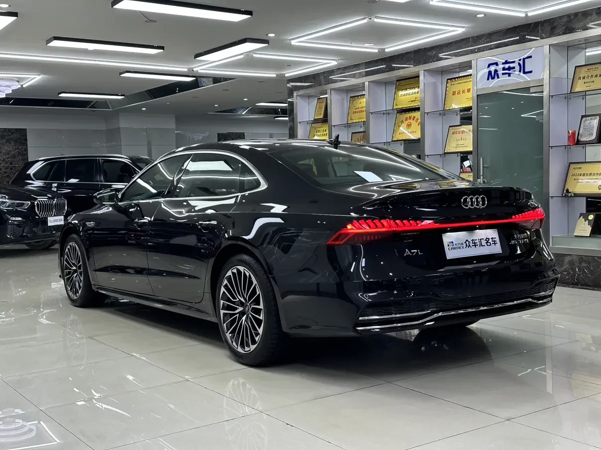 Audi A7L