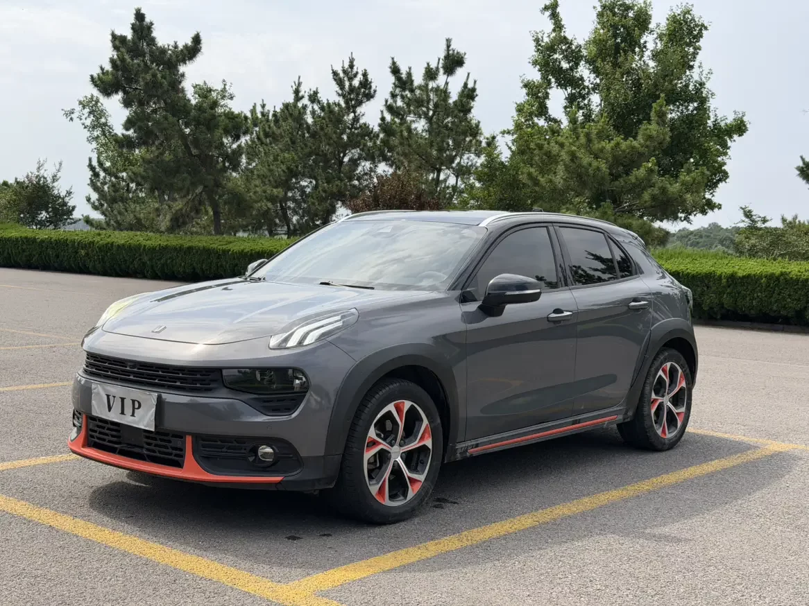 Lynk & Co 02