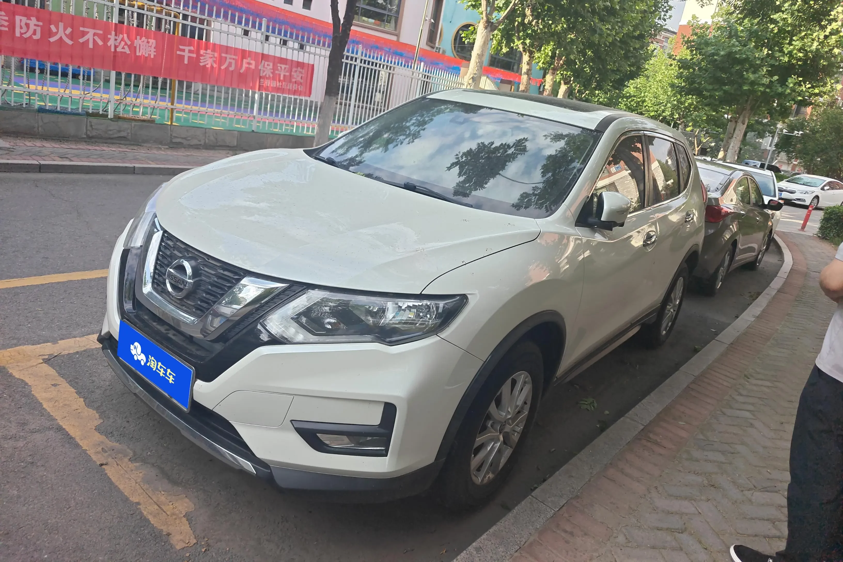 Nissan X-Trail (Qijun)  из Китая