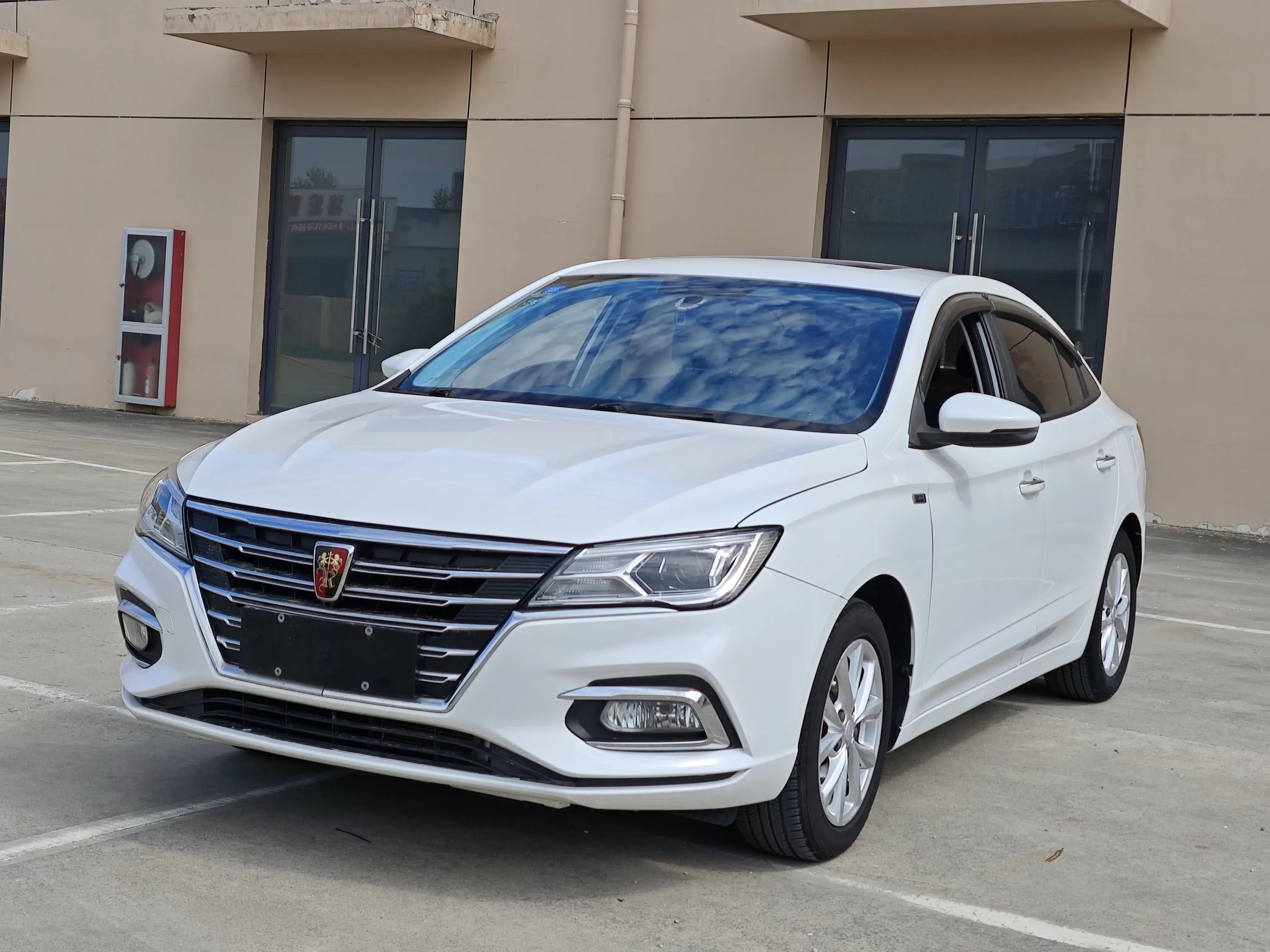 Roewe i5