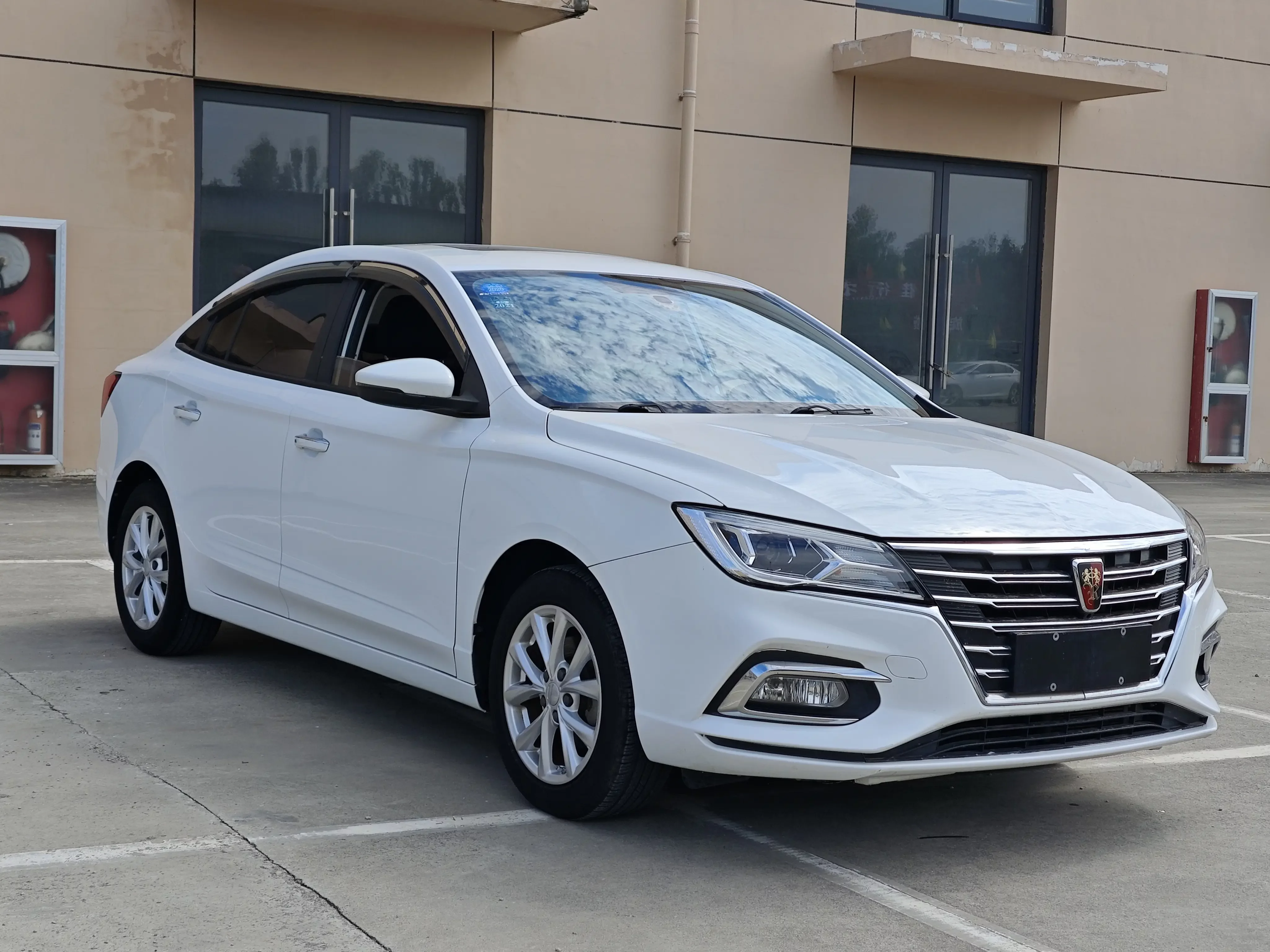 Roewe i5
