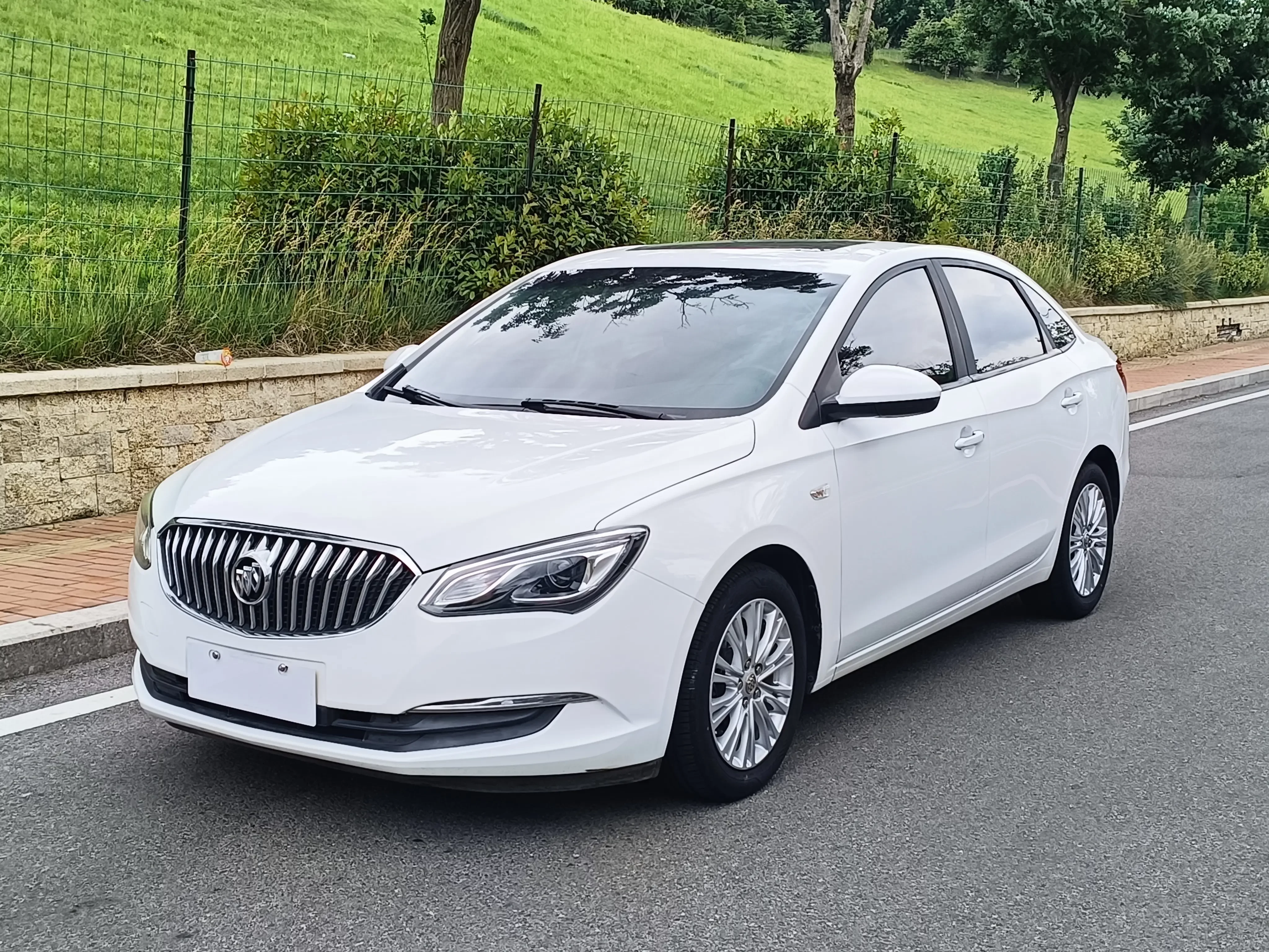 Buick Yinglang