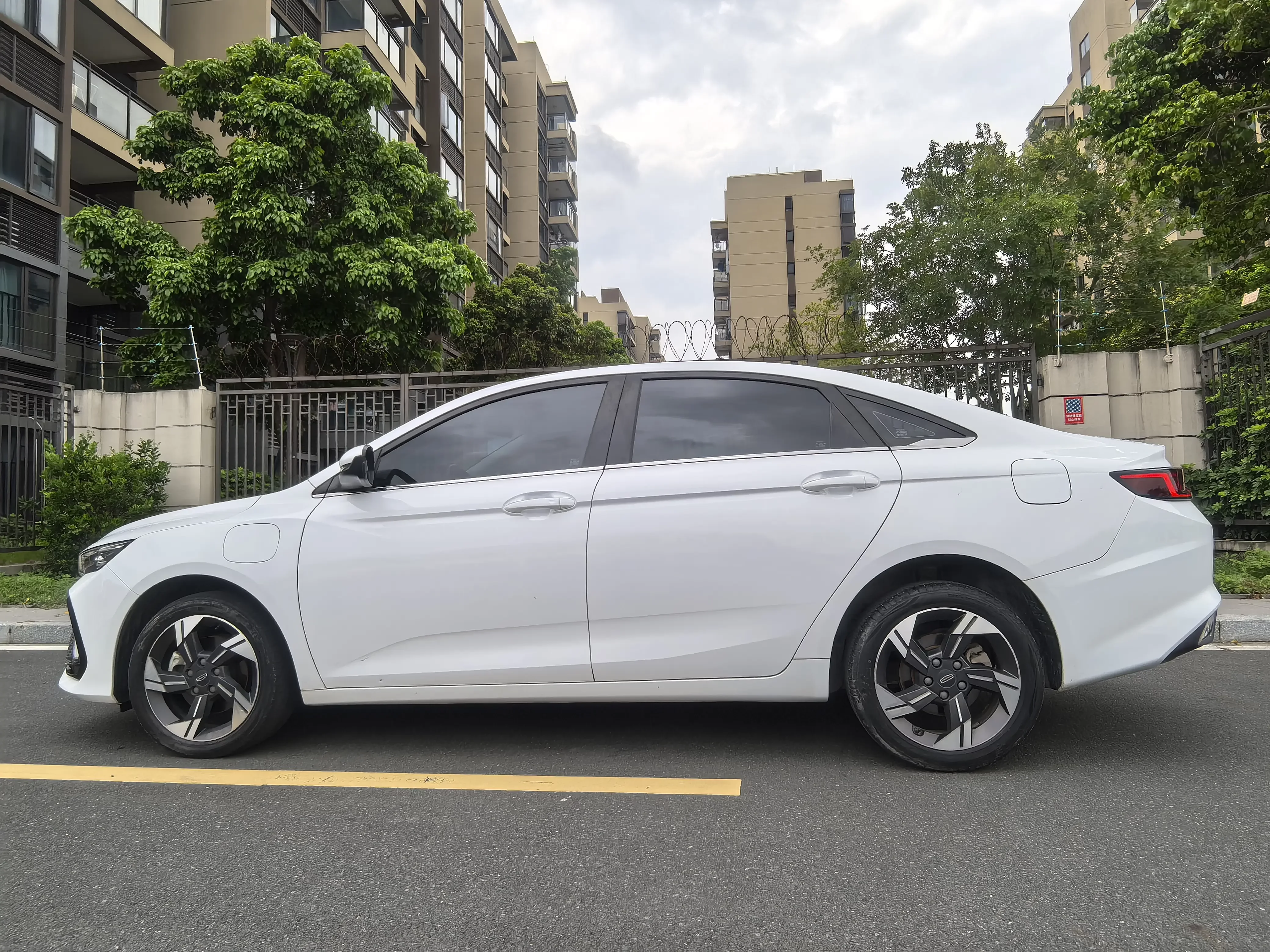 Geely Emgrand L HiP