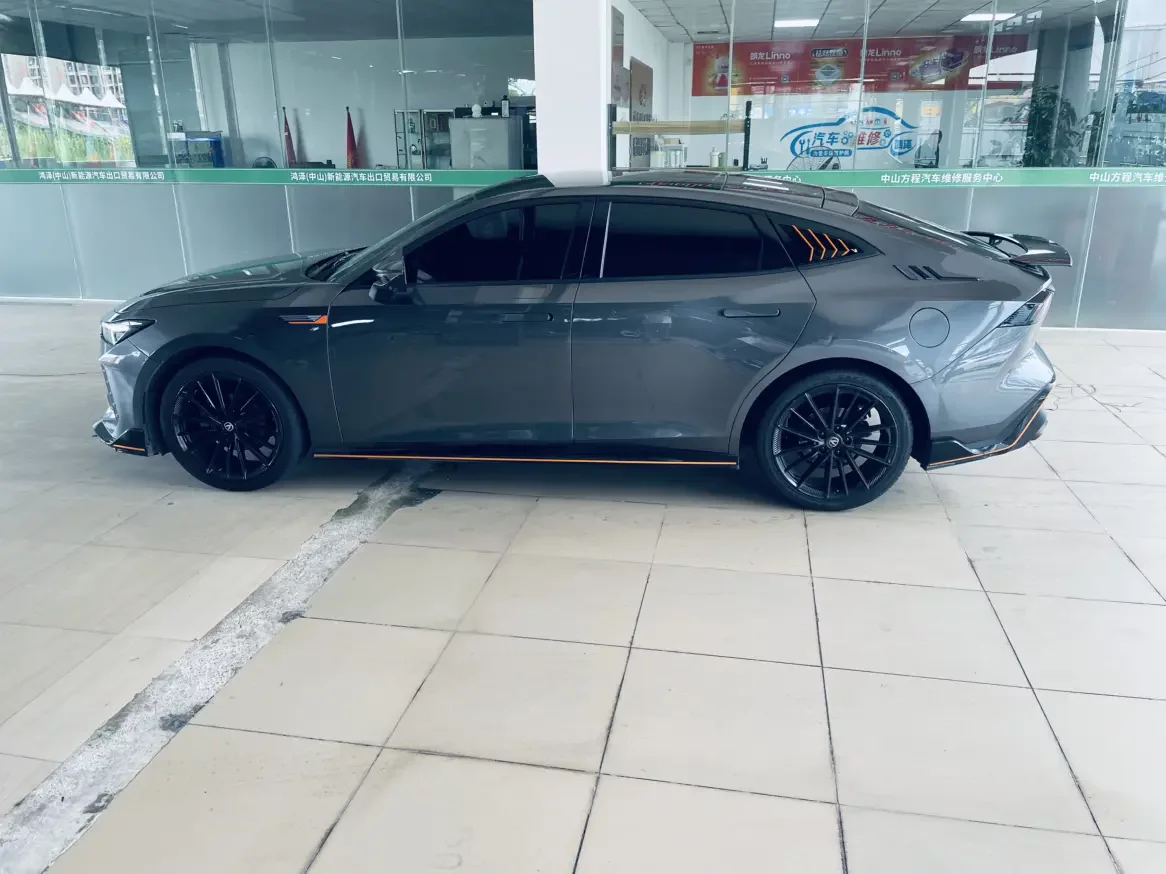 Changan UNI-V