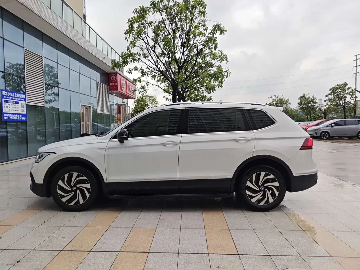 Volkswagen Tiguan L