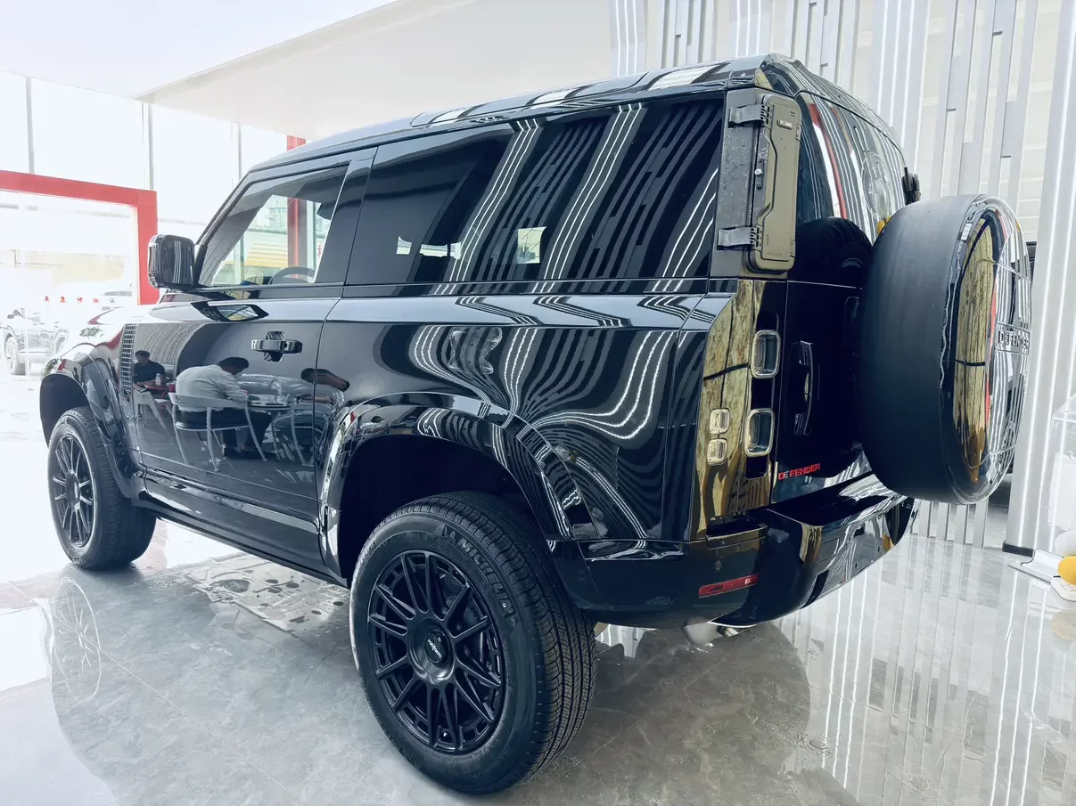 Land Rover guard
