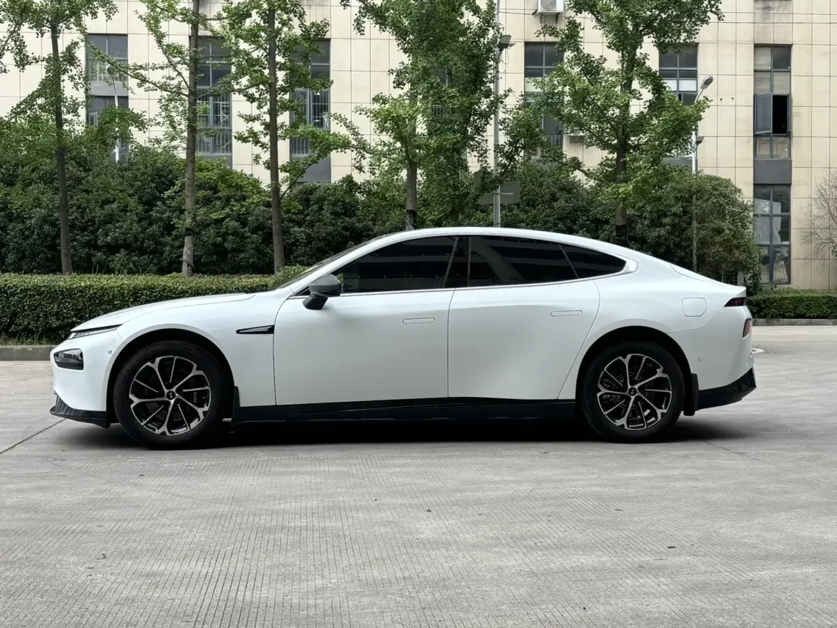 Xpeng P7