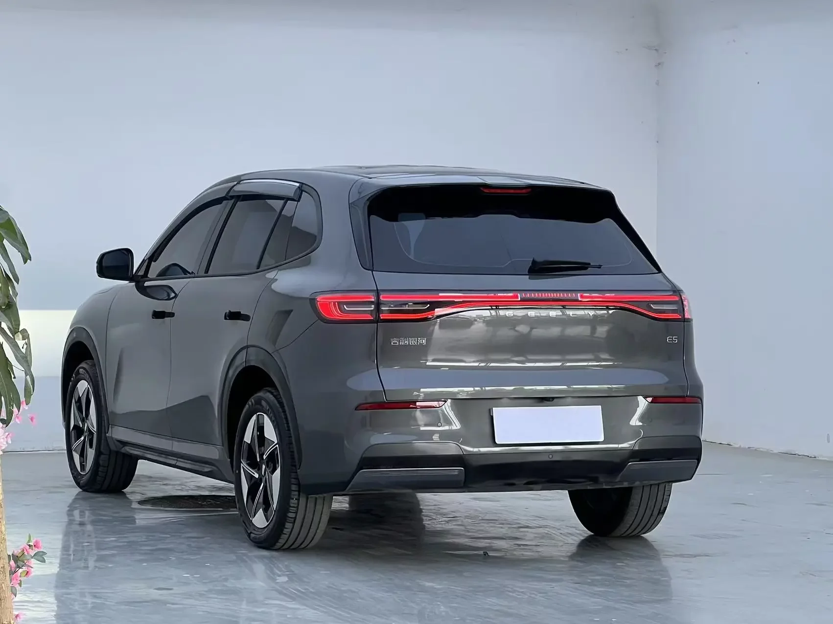 Geely Galaxy E5