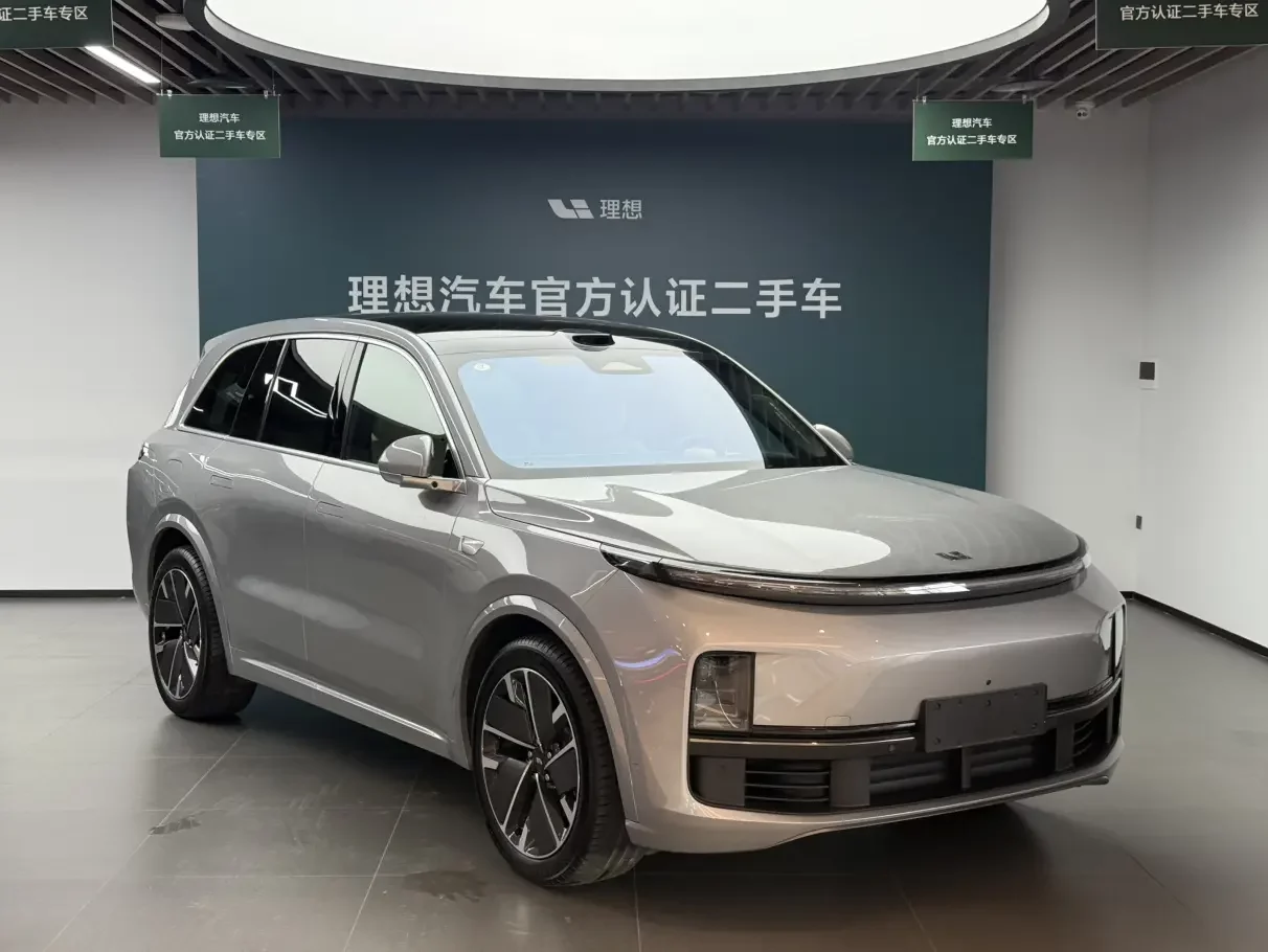 Lixiang L8