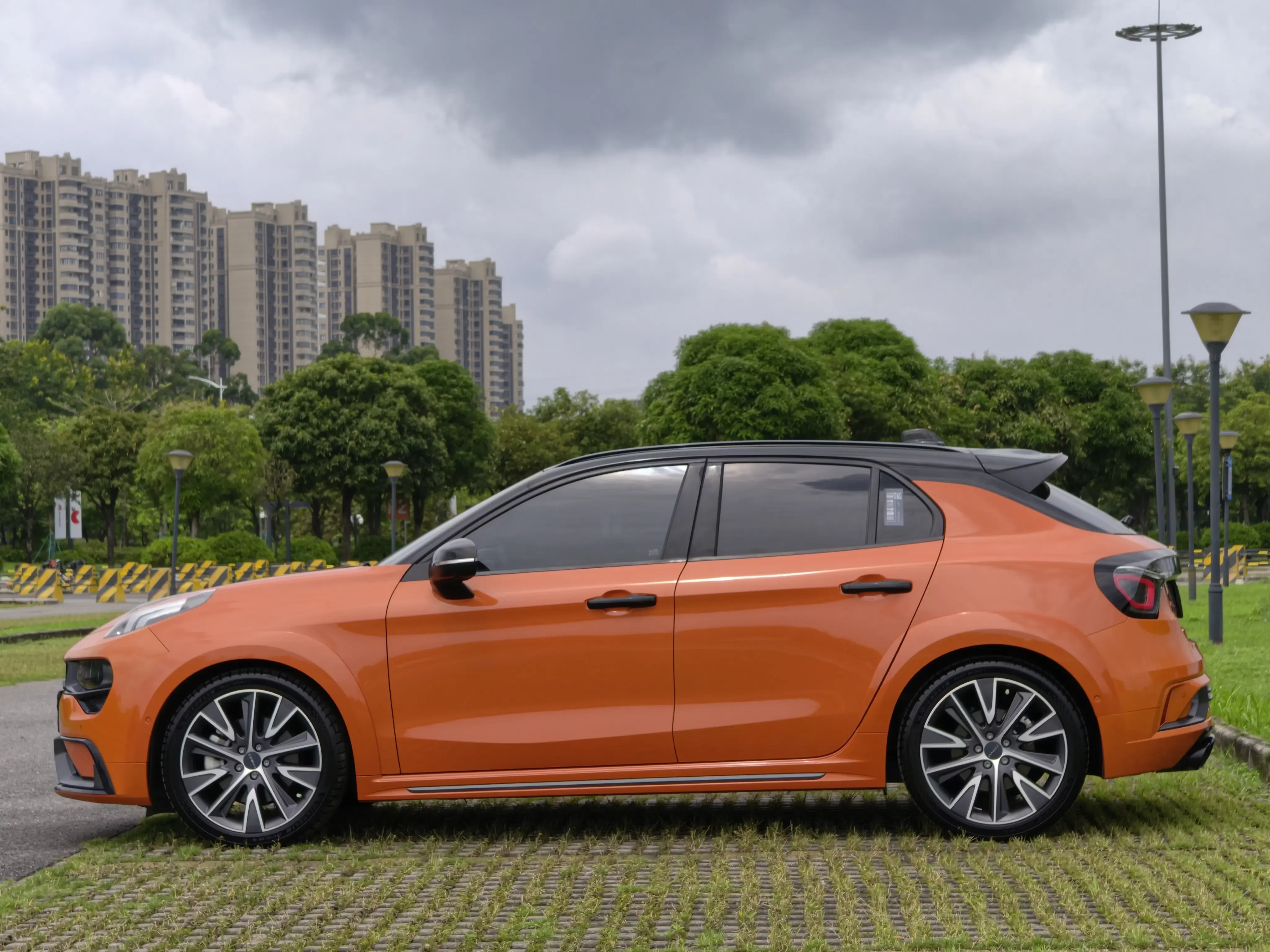 Lynk & Co 02 Hatchback