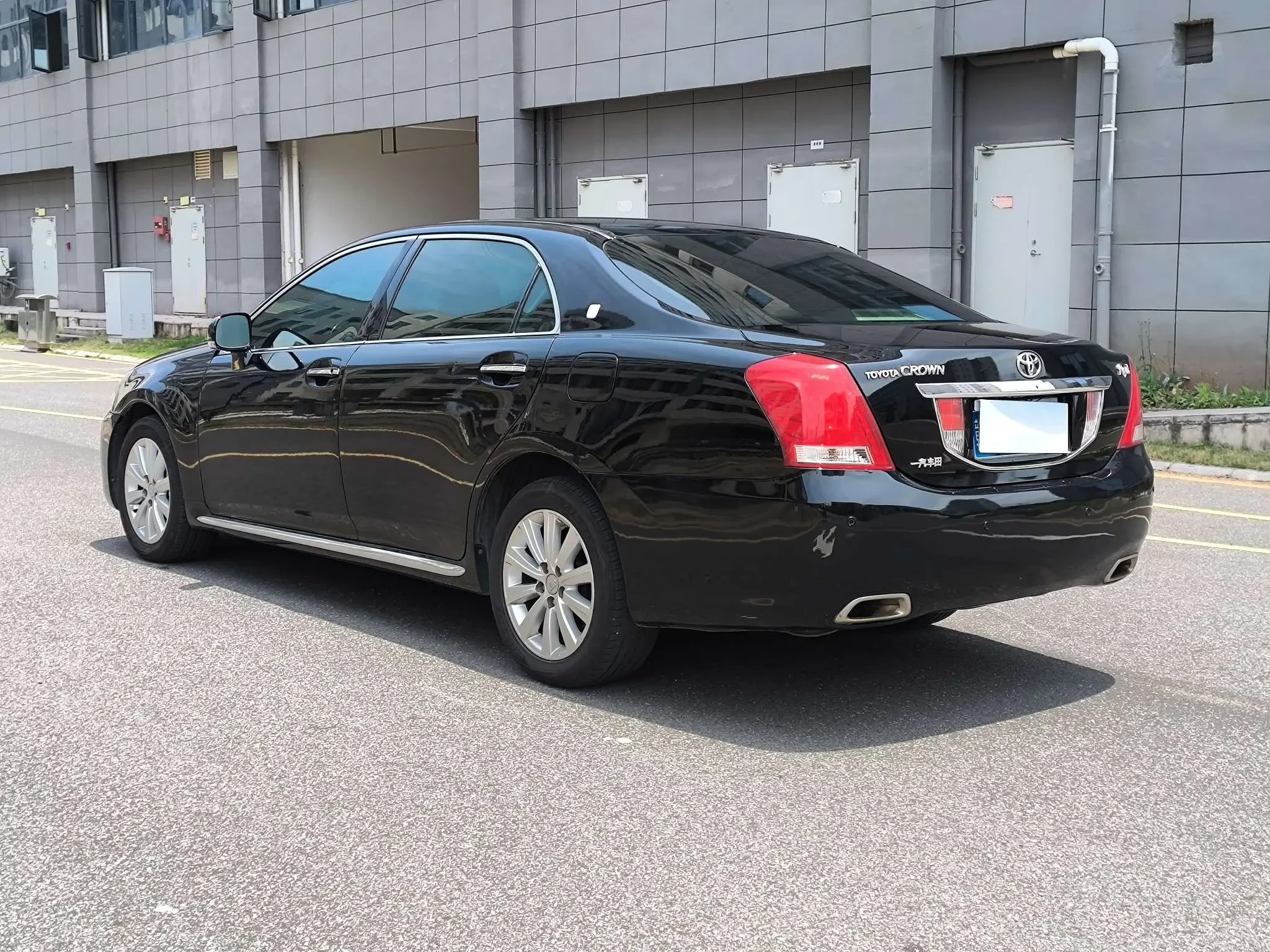 Toyota crown