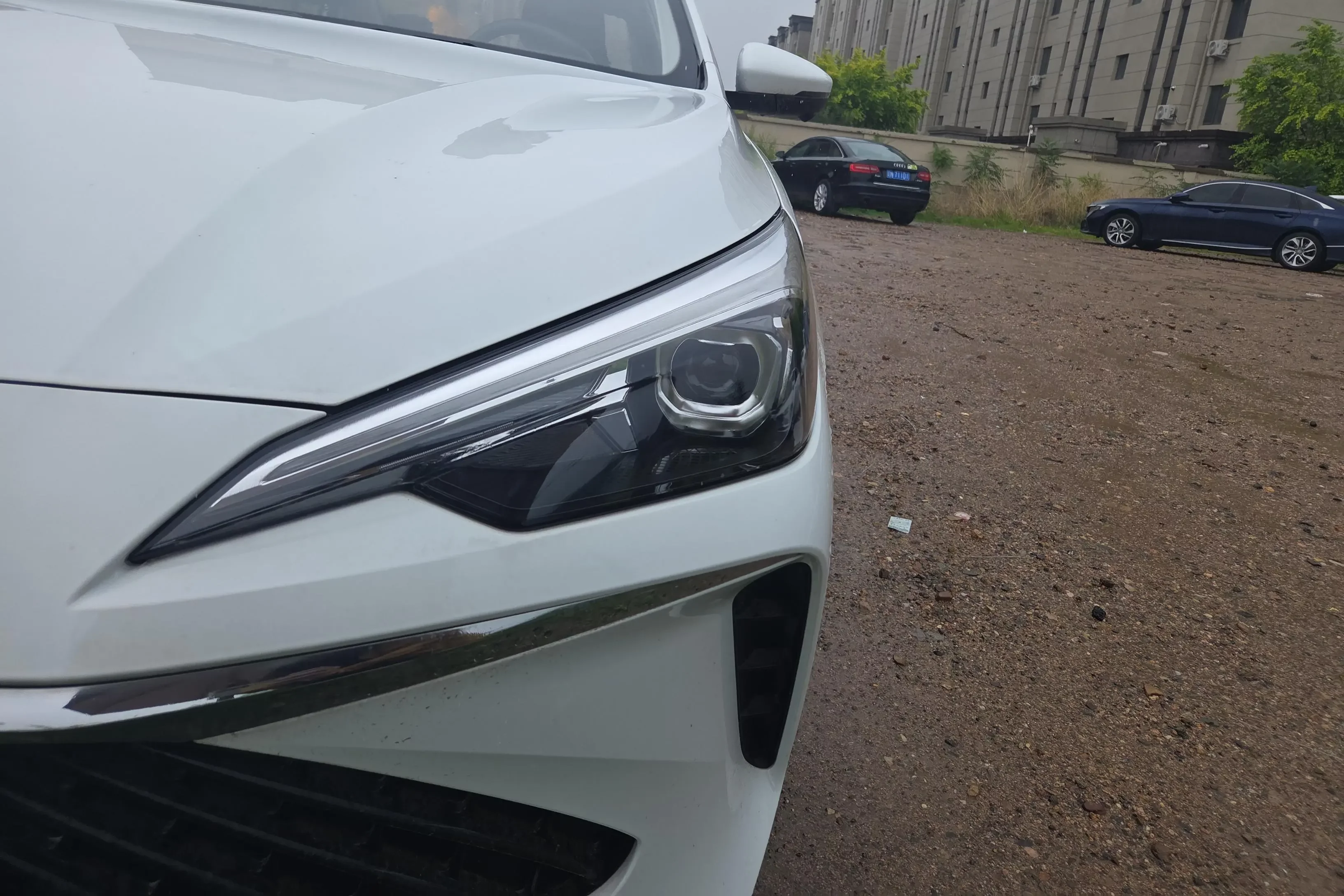 Roewe i5