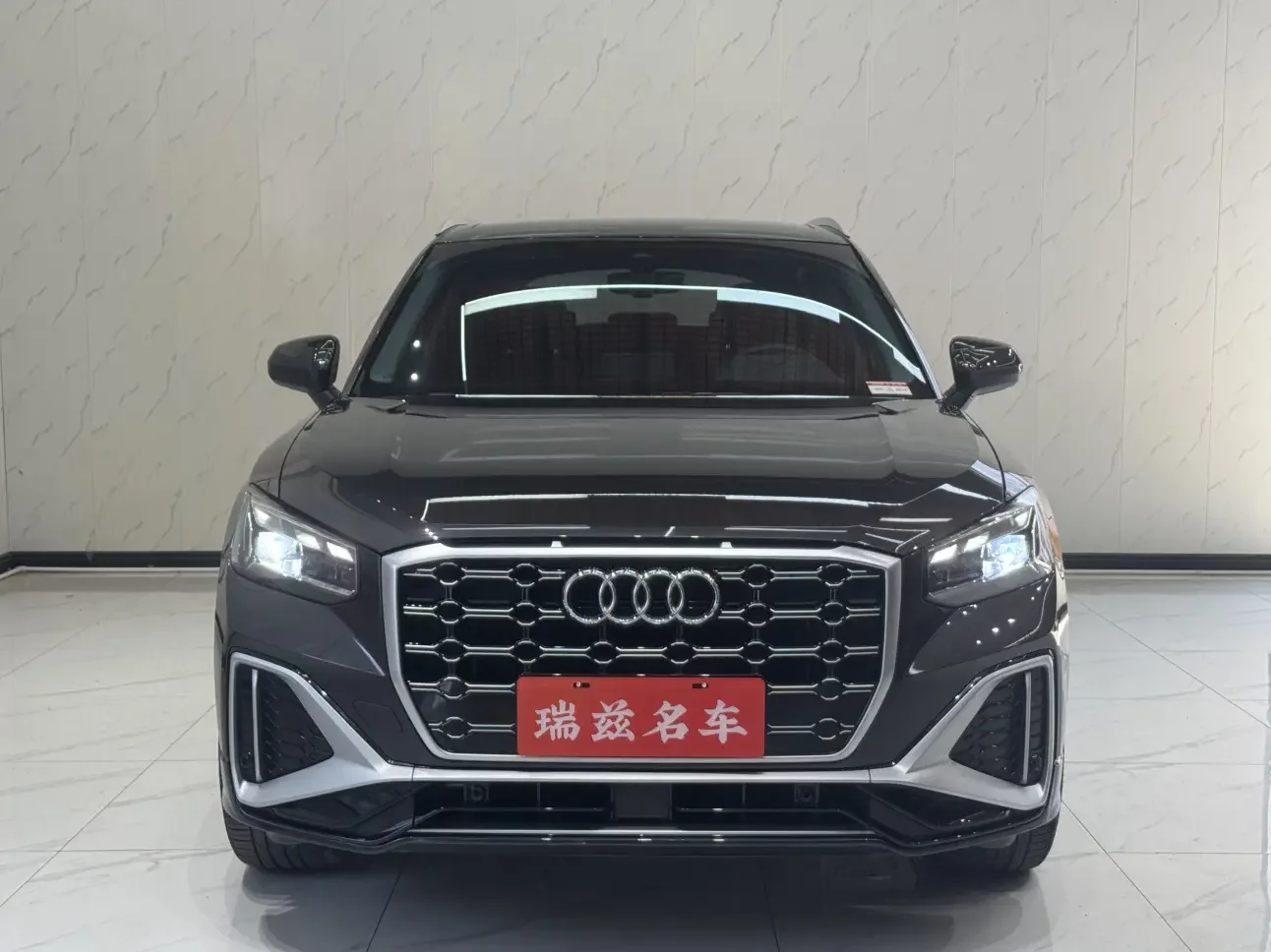 Audi Q2L
