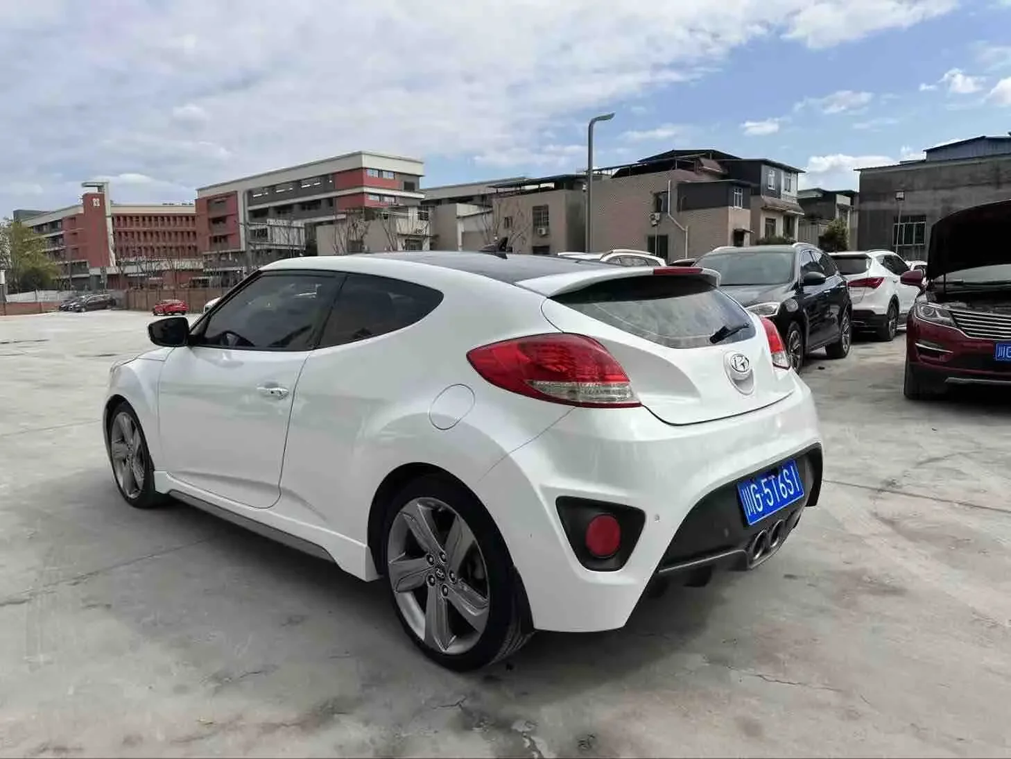 Hyundai Veloster