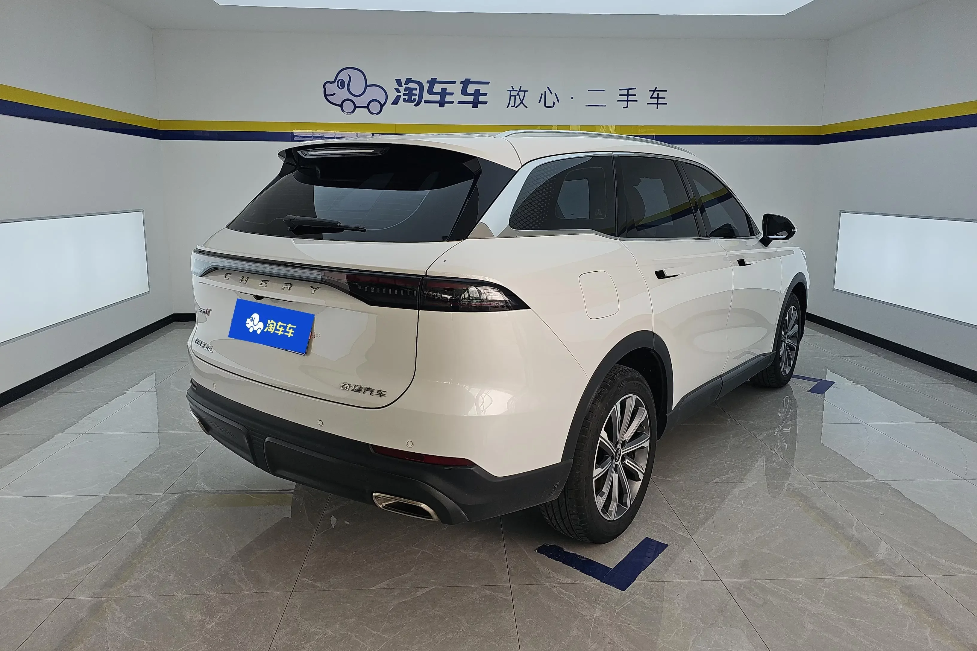 Hongqi HS3