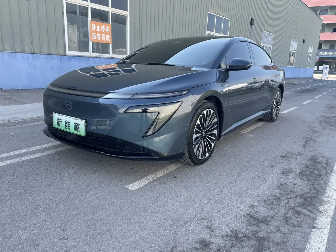 Nissan N7  из Китая