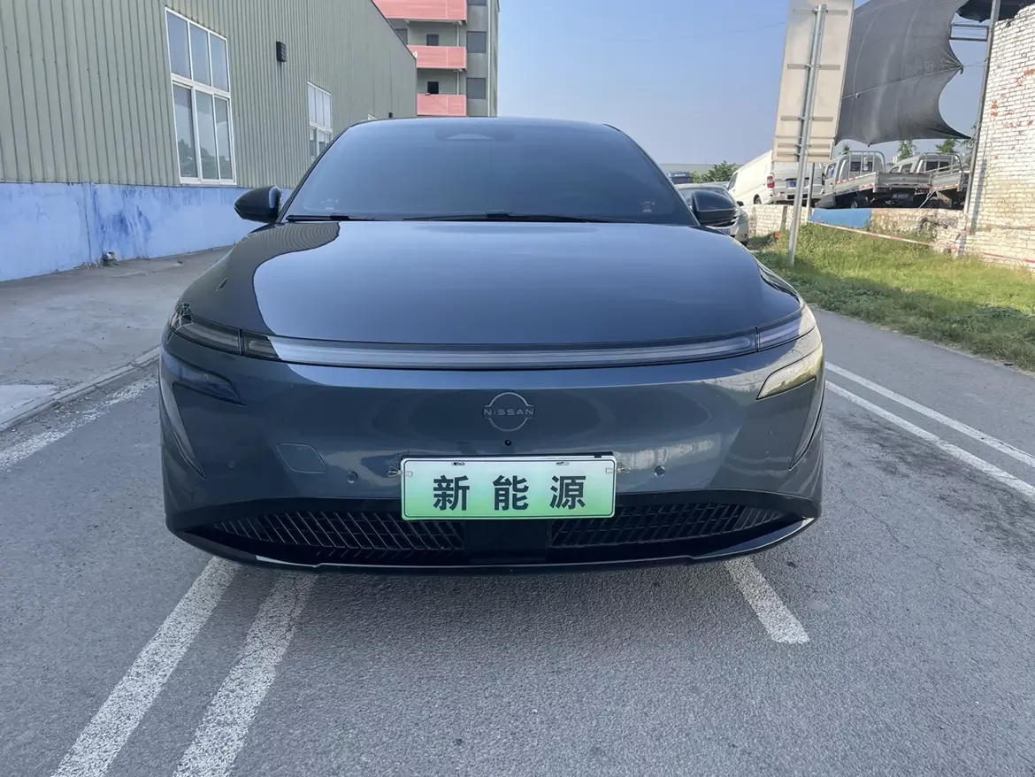 Nissan N7  из Китая