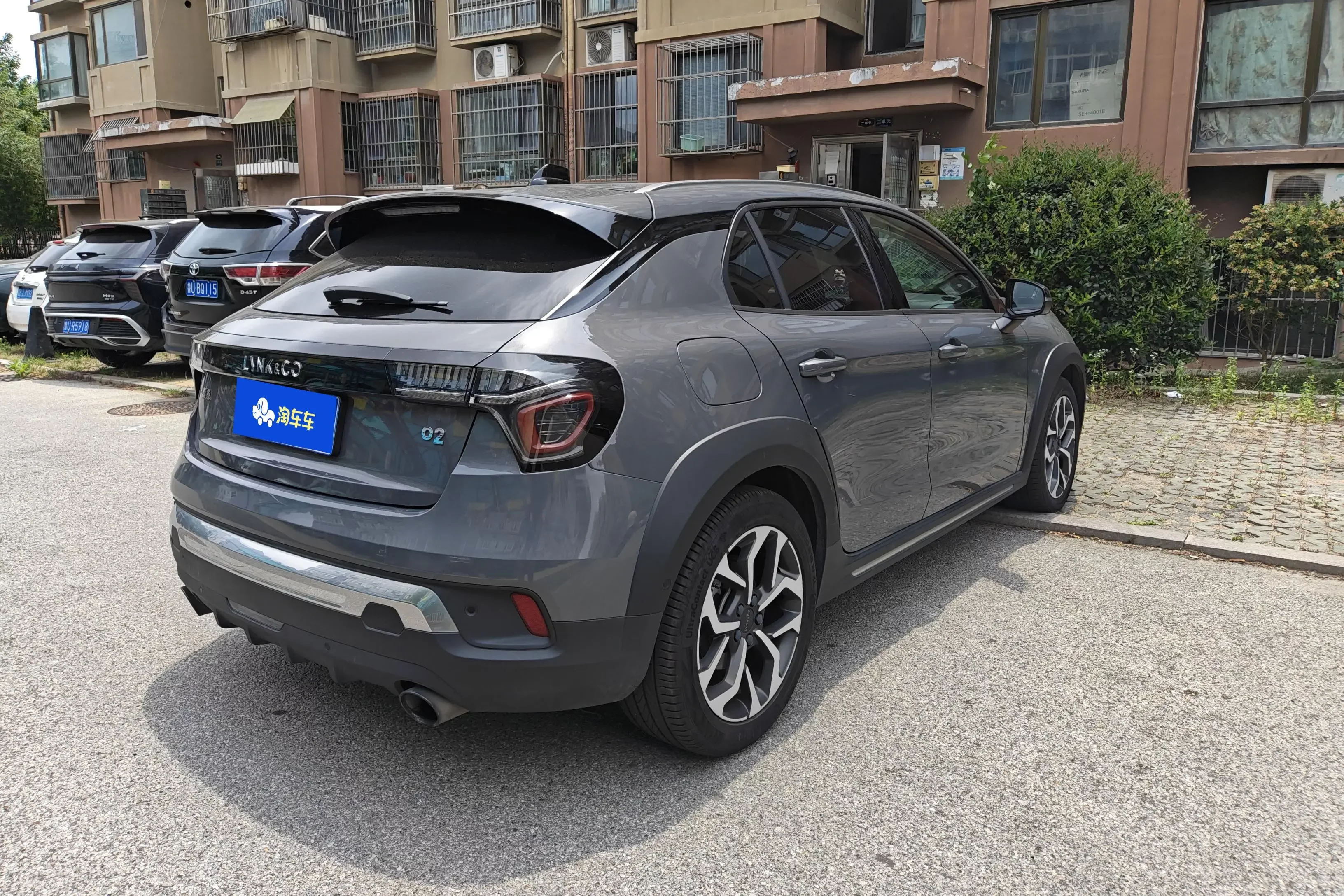 Lynk & Co 02