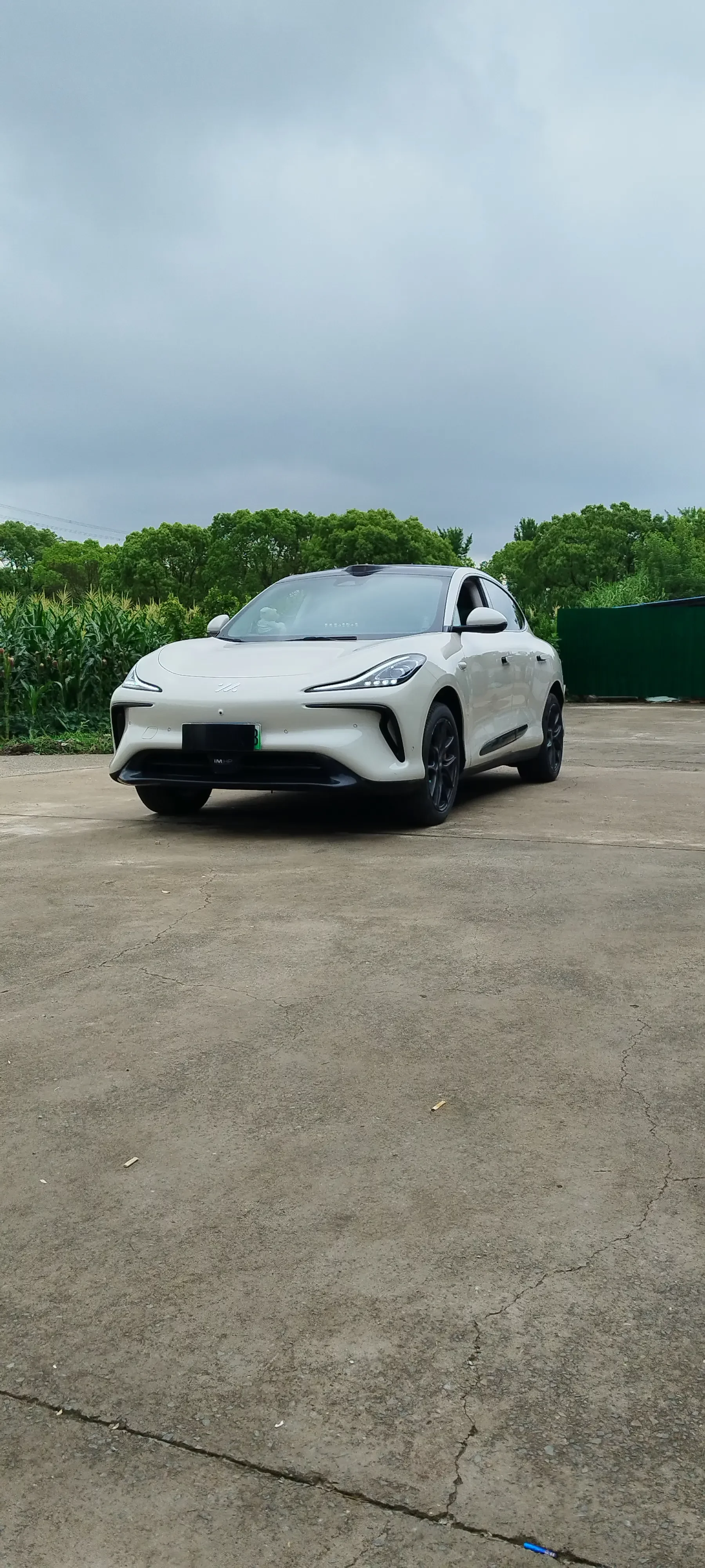 Zhiji LS6  из Китая
