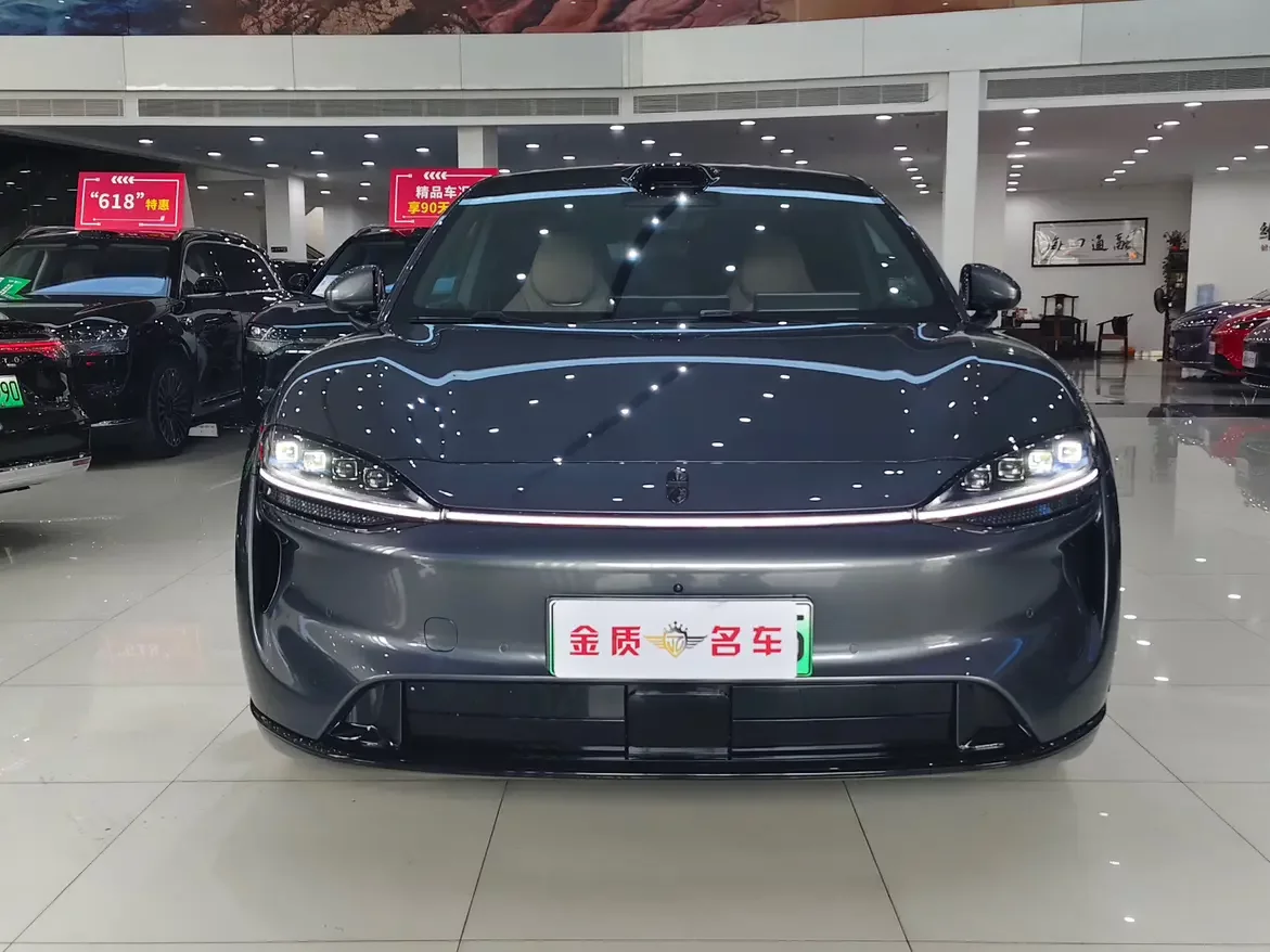 Luxeed Zhijie R7