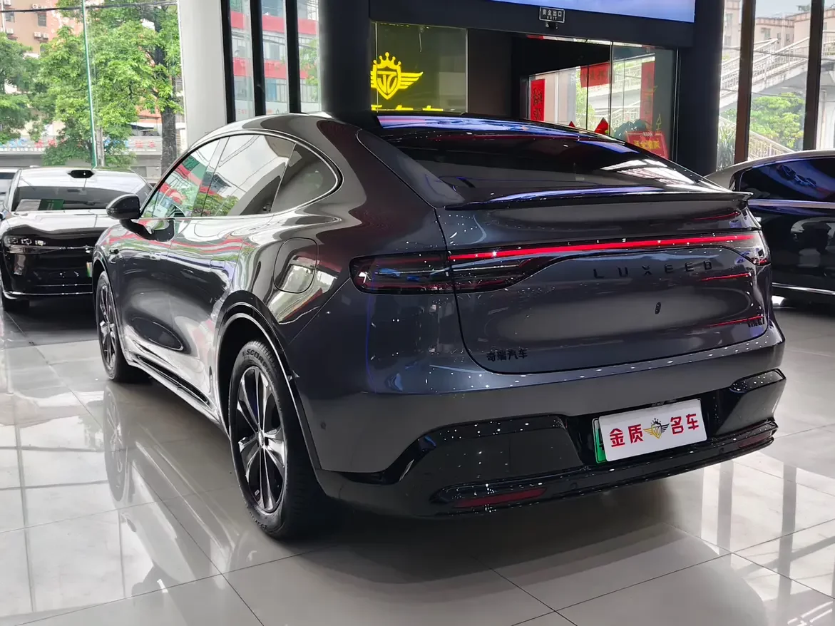 Luxeed Zhijie R7