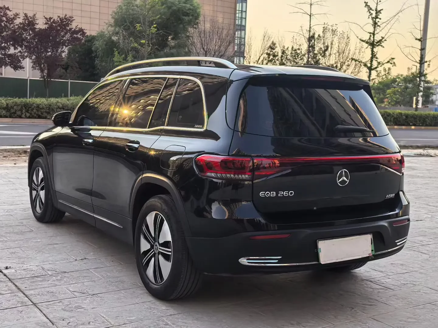 Mercedes-Benz EQB