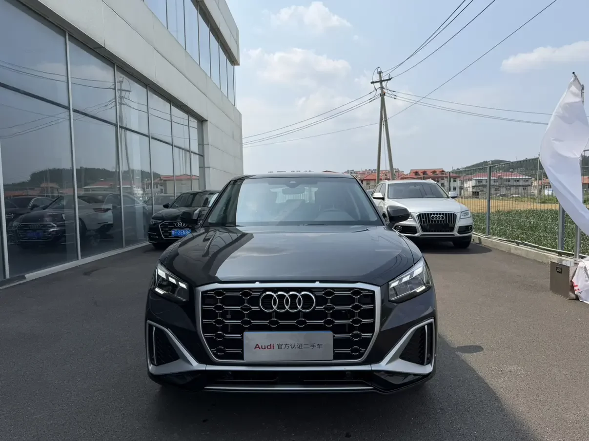 Audi Q2L