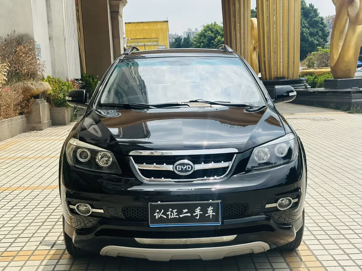 BYD S6