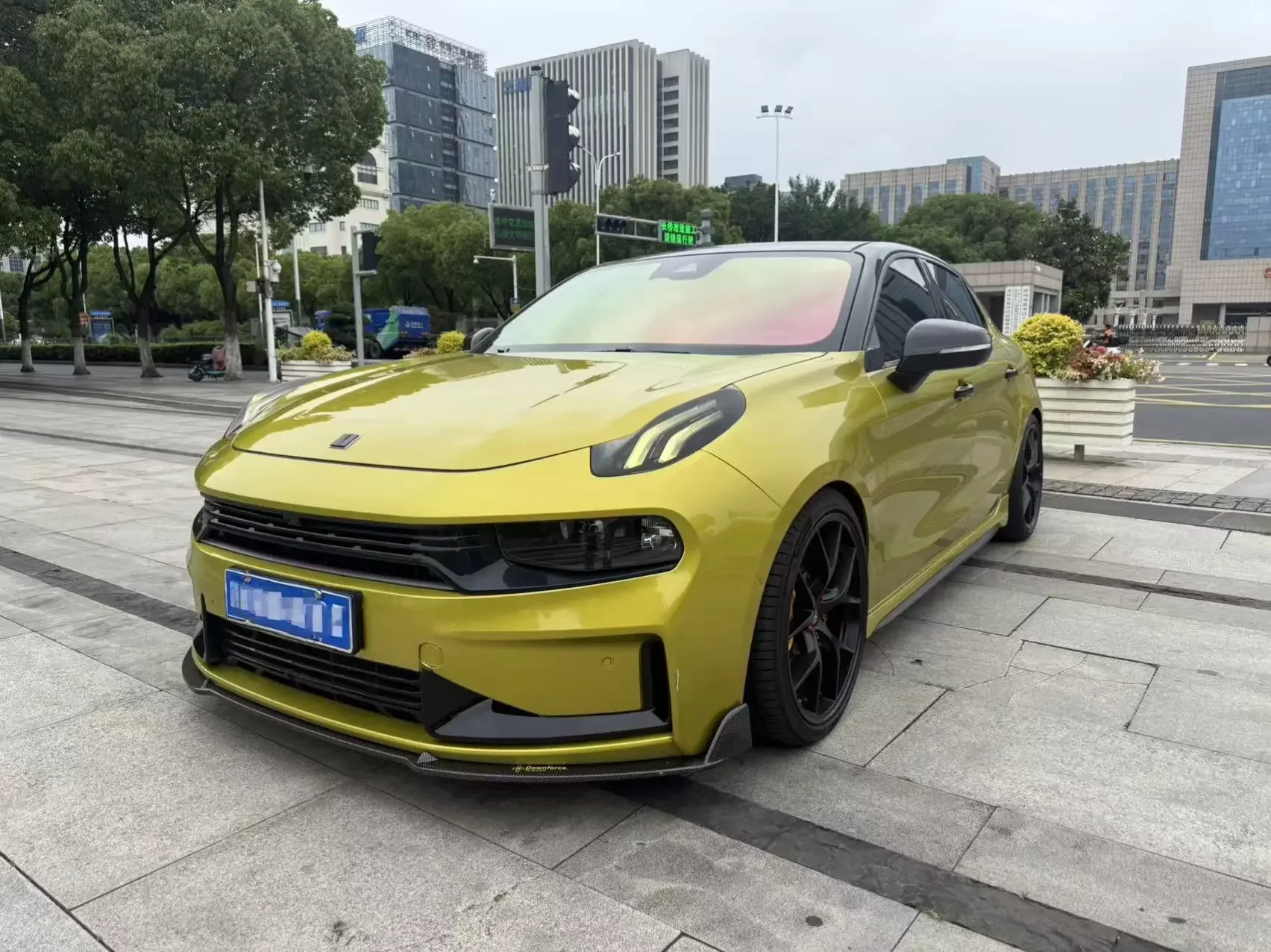 Lynk & Co 03