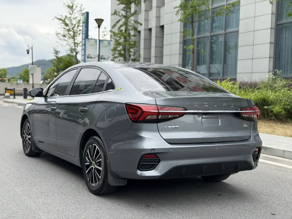 Roewe i5