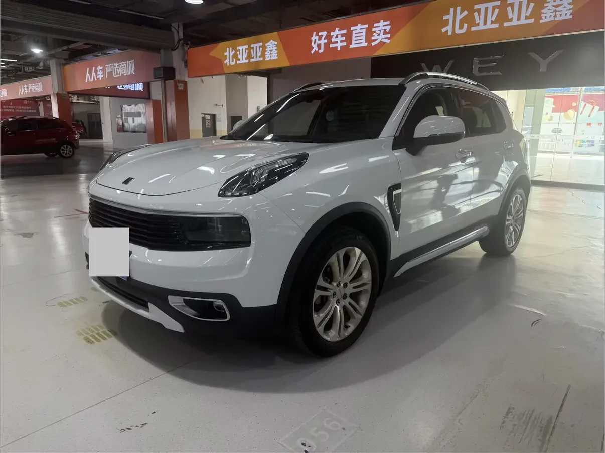 Lynk & Co 01