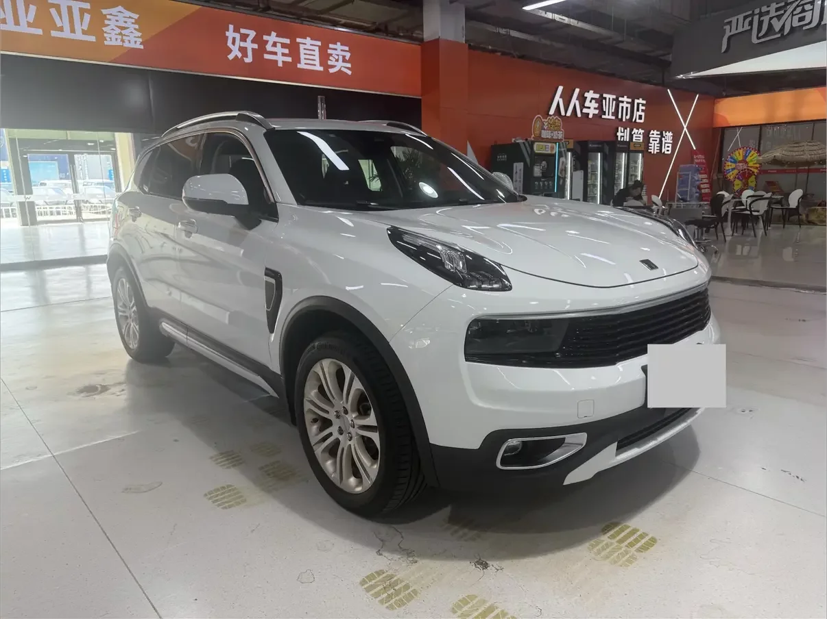 Lynk & Co 01