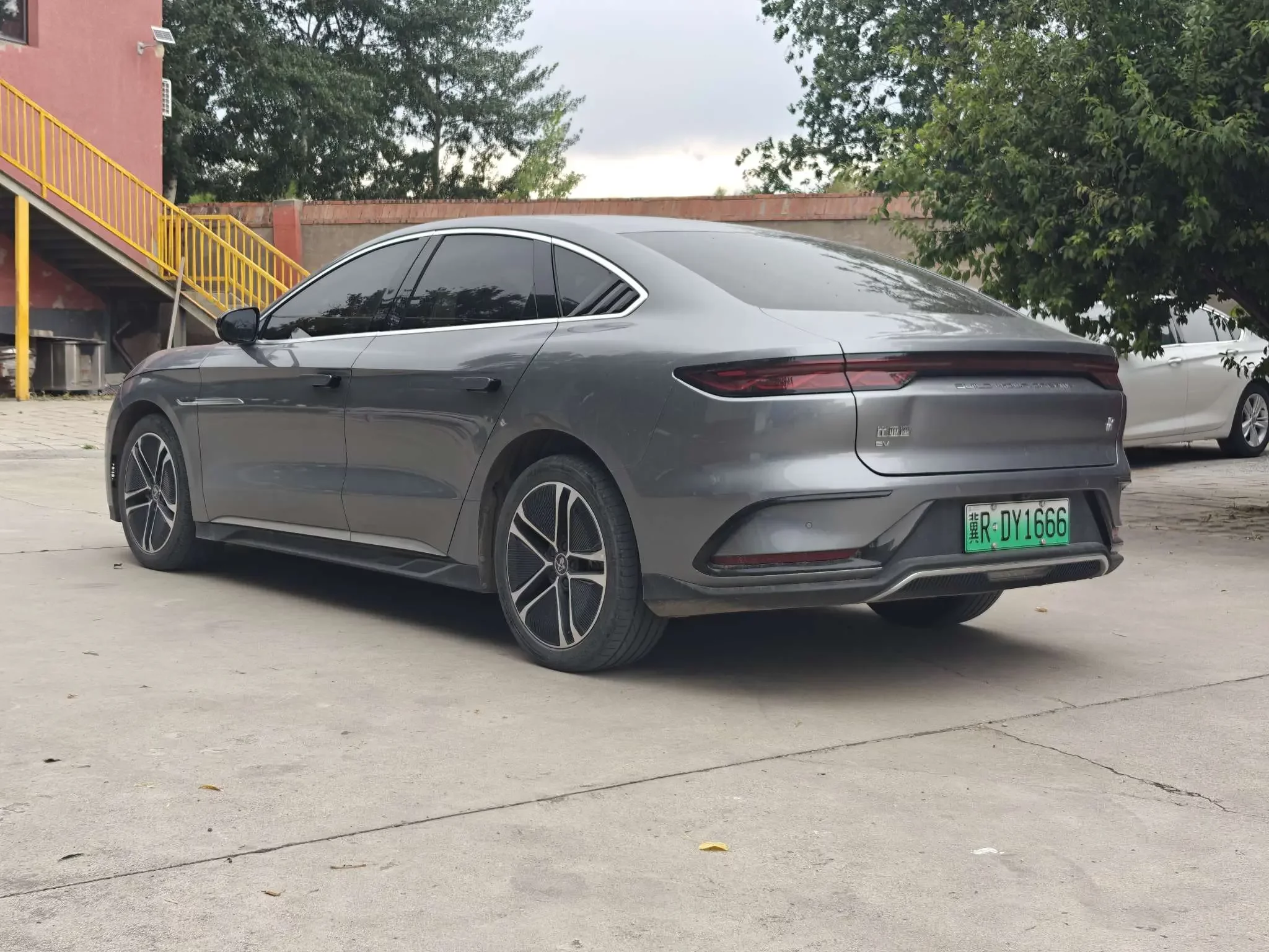 BYD Han EV