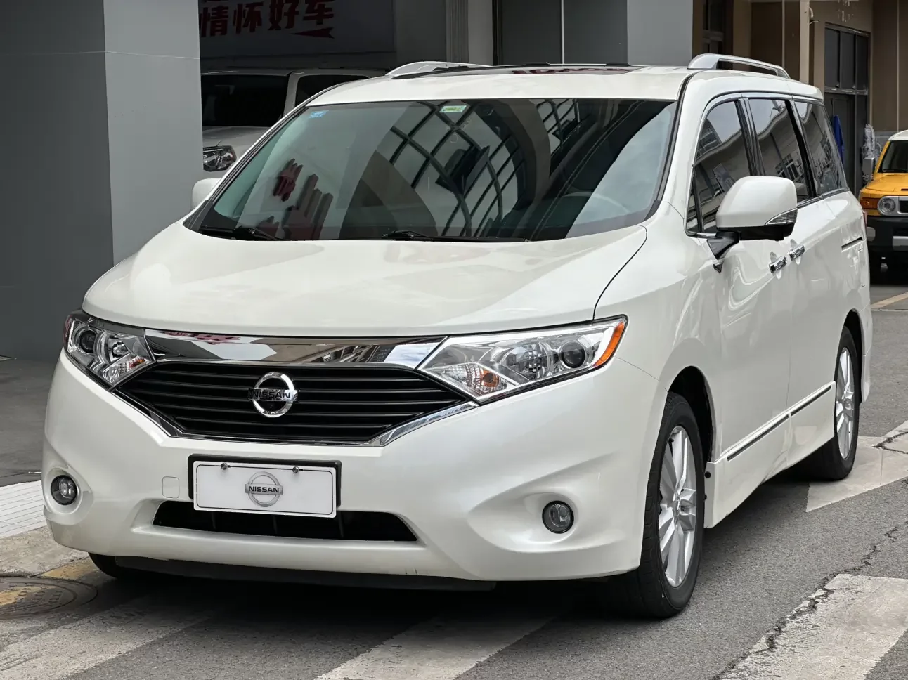Nissan nobleman