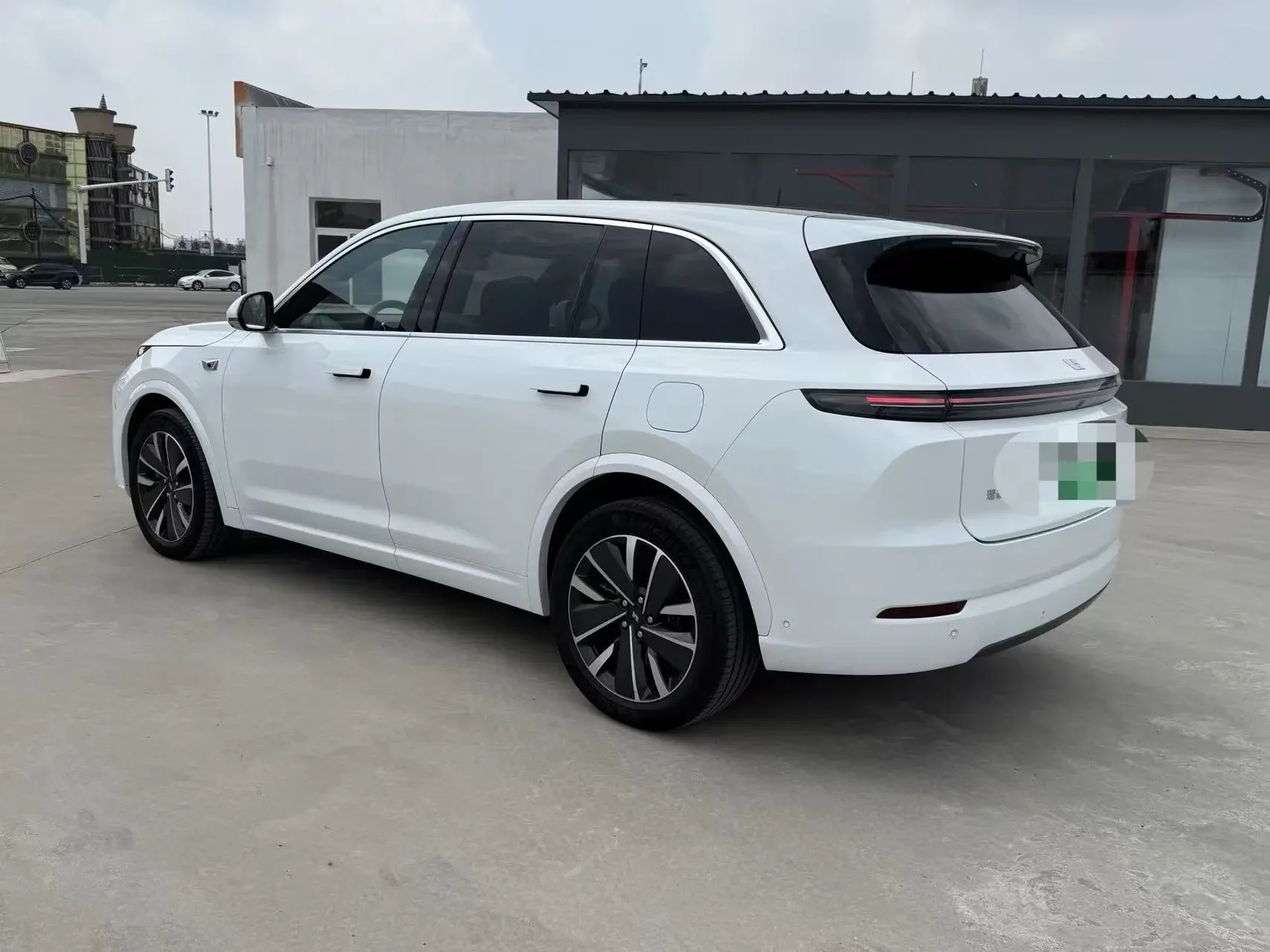 Lixiang L7