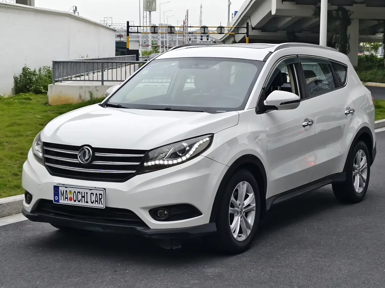 Dongfeng Fengon 580  из Китая