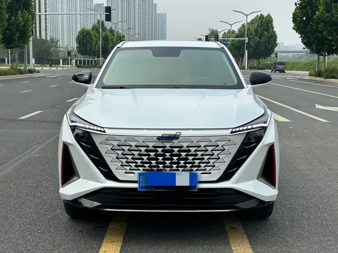 Oshan Changan Auchan Z6