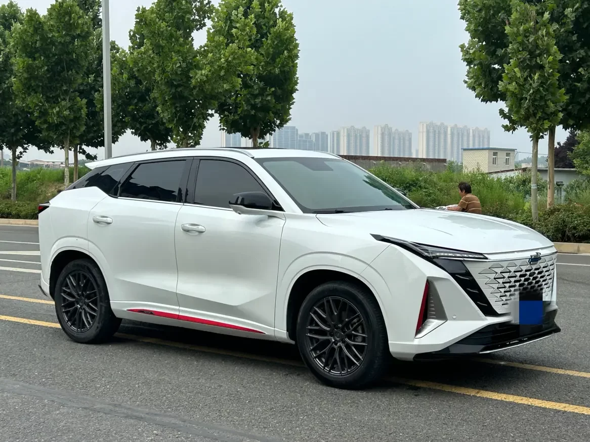 Oshan Changan Auchan Z6