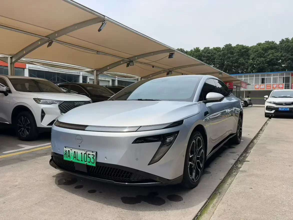 Nissan N7  из Китая