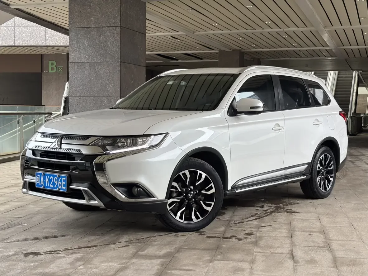 Mitsubishi Outlander  из Китая