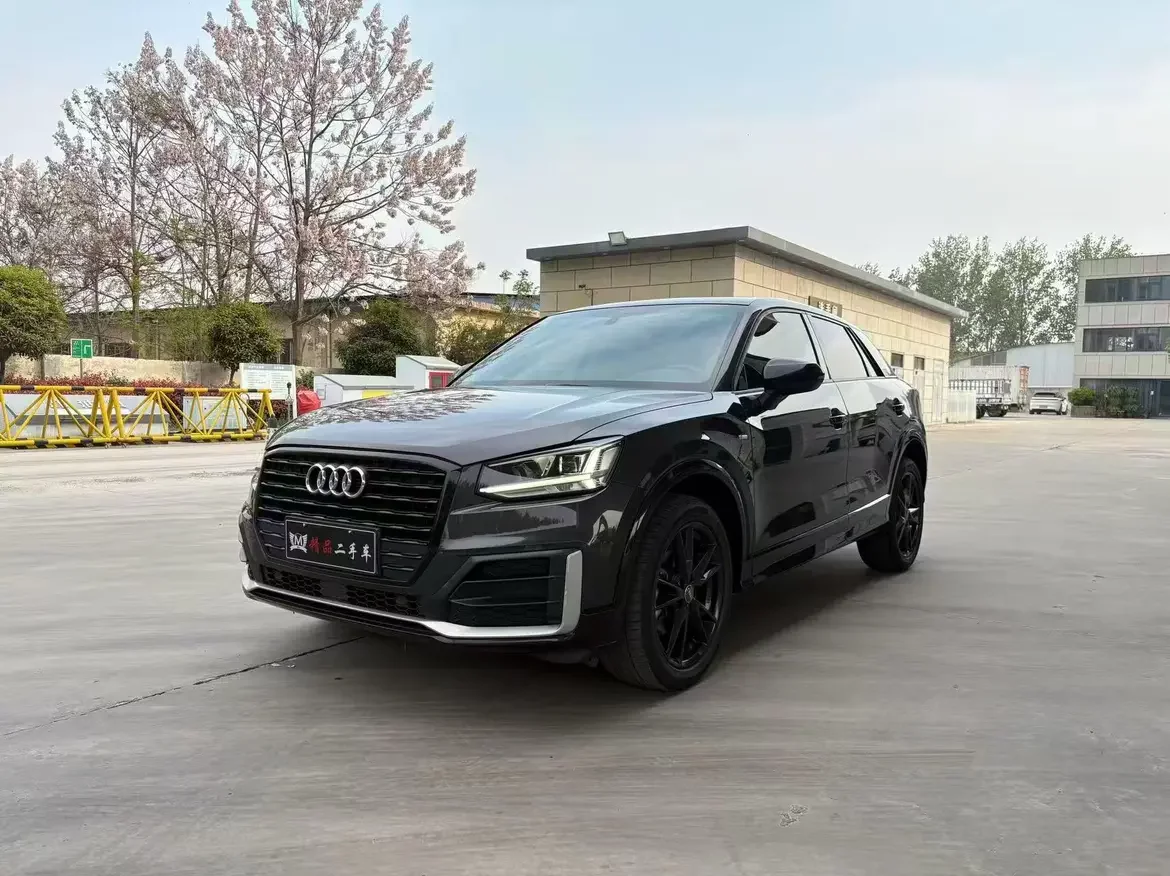 Audi Q2L
